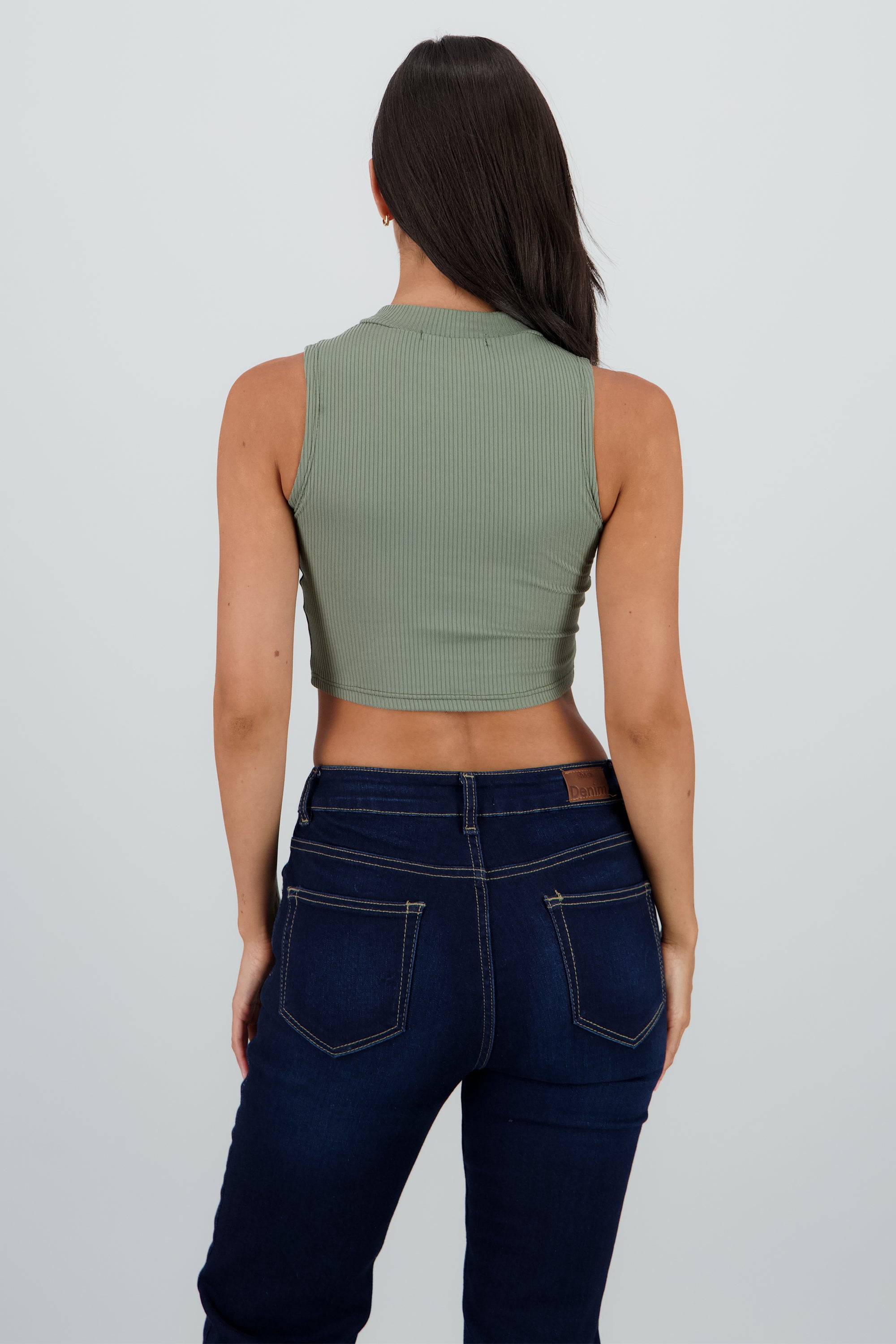 Top sin mangas cuello perkins OLIVO