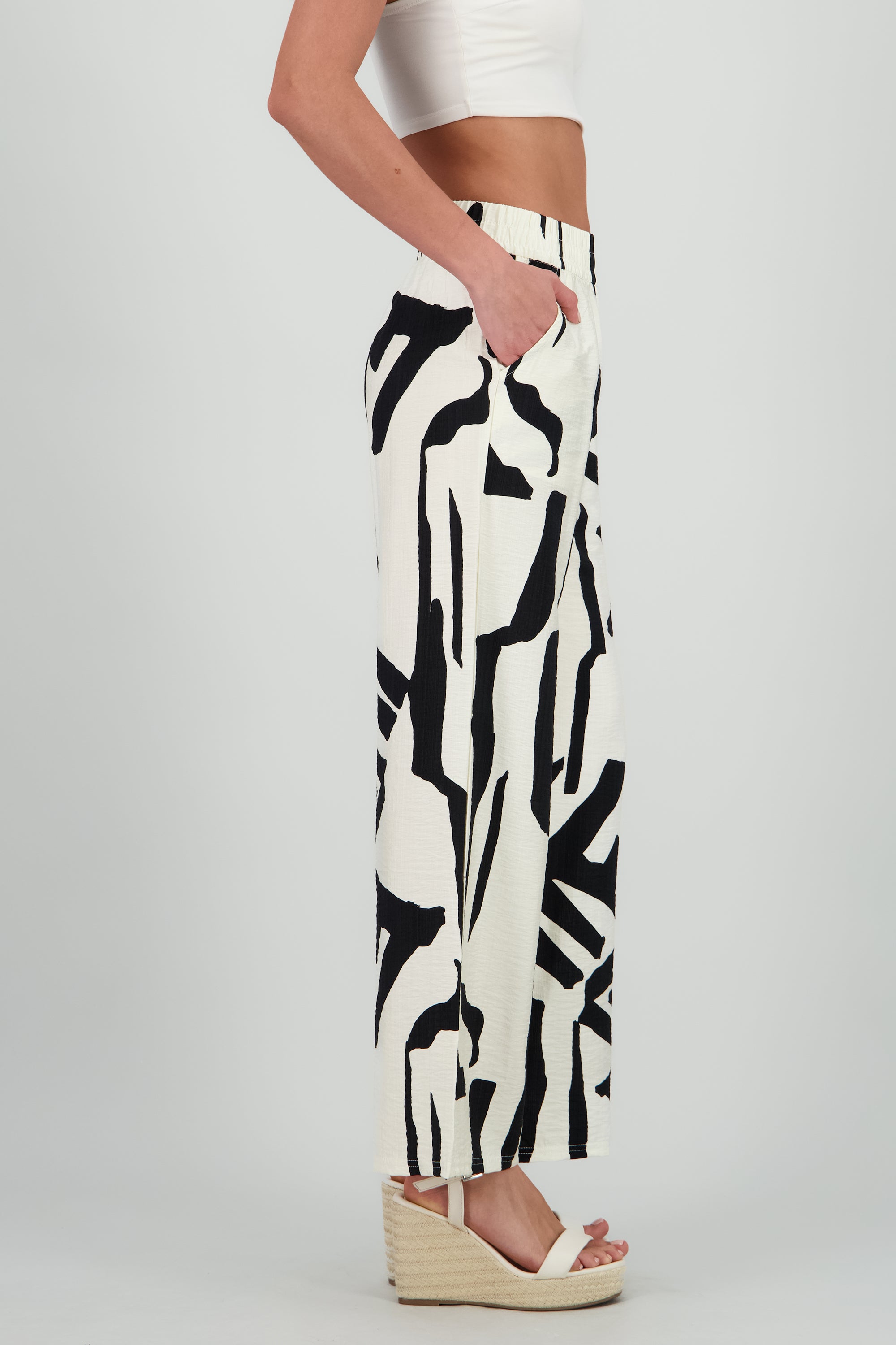 Pantalon amplio estampado geometrico NEGRO COMBO