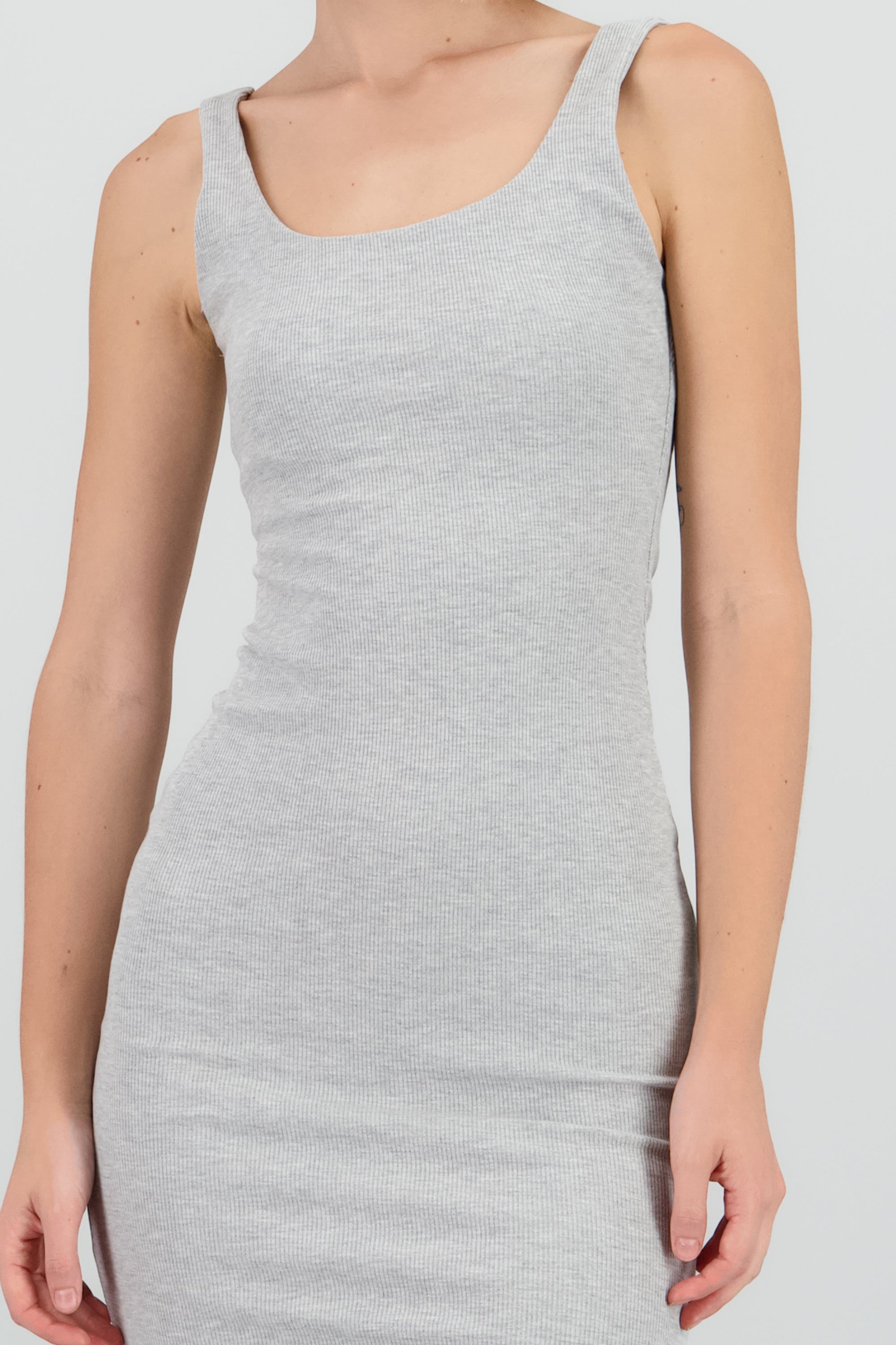 Vestido midi bodycon tirantes GRIS