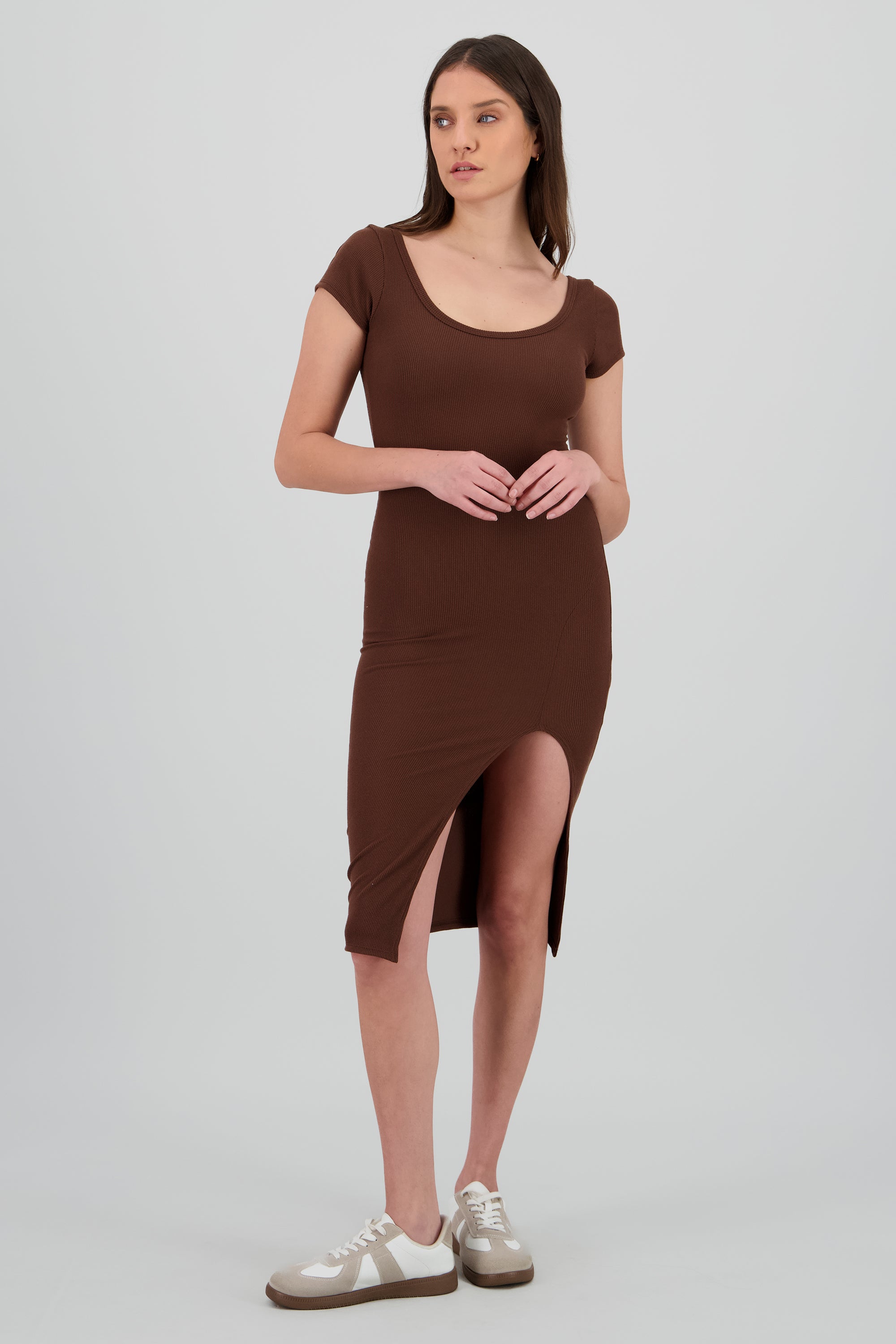 DARK BROWN