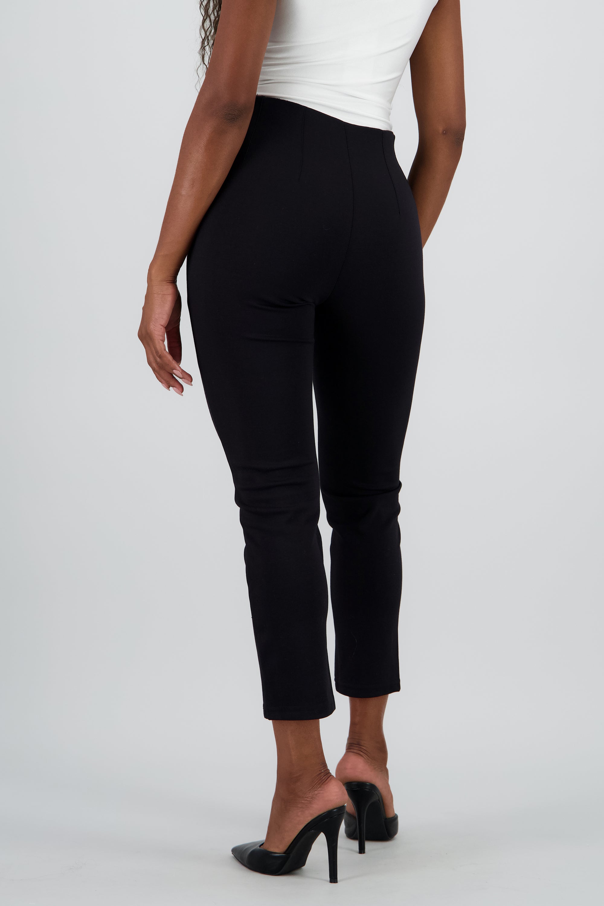 Pantalones ajustados con pinzas NEGRO