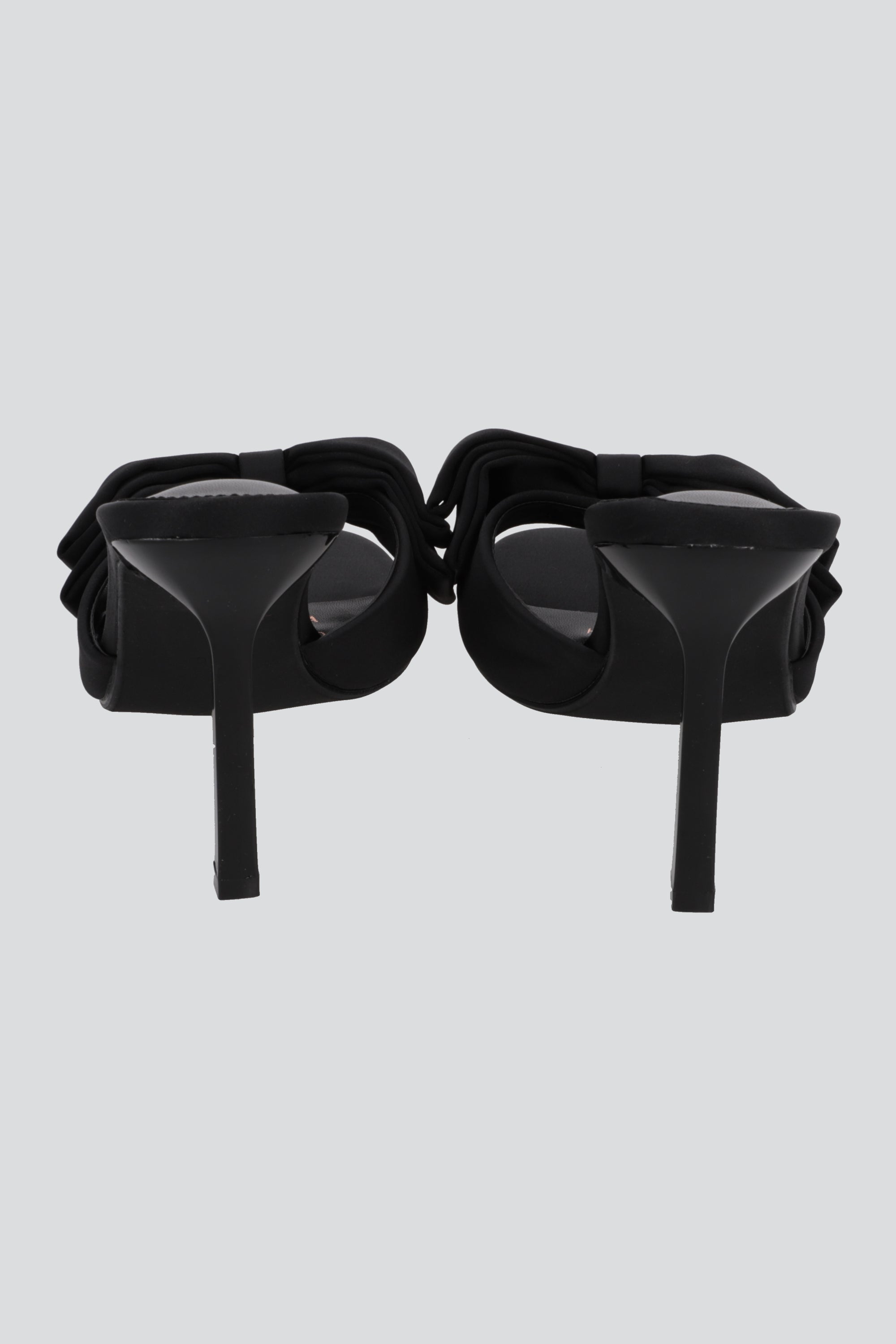 Tacon alto mula moño satinado NEGRO