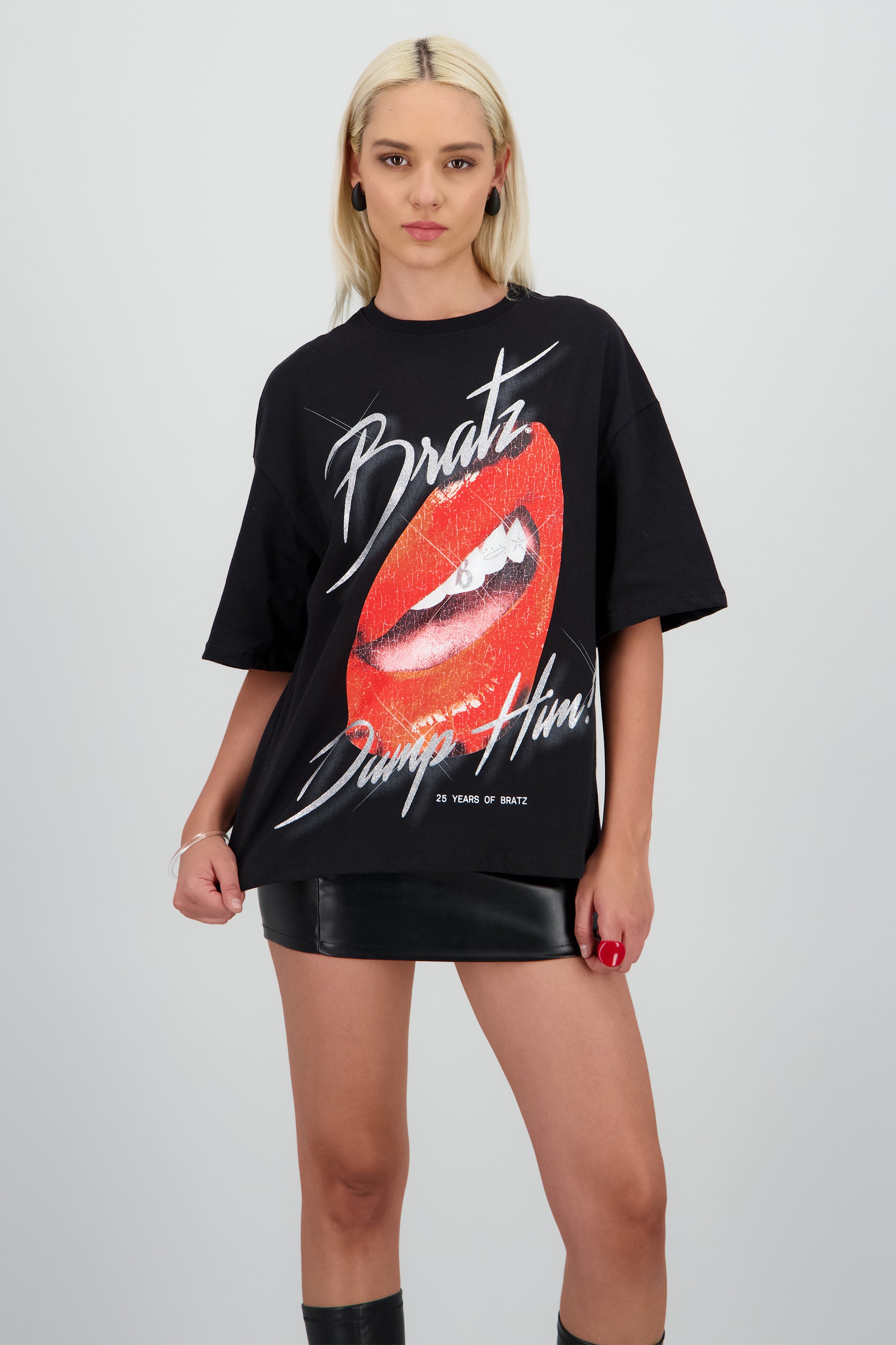 Playera over labios bratz NEGRO
