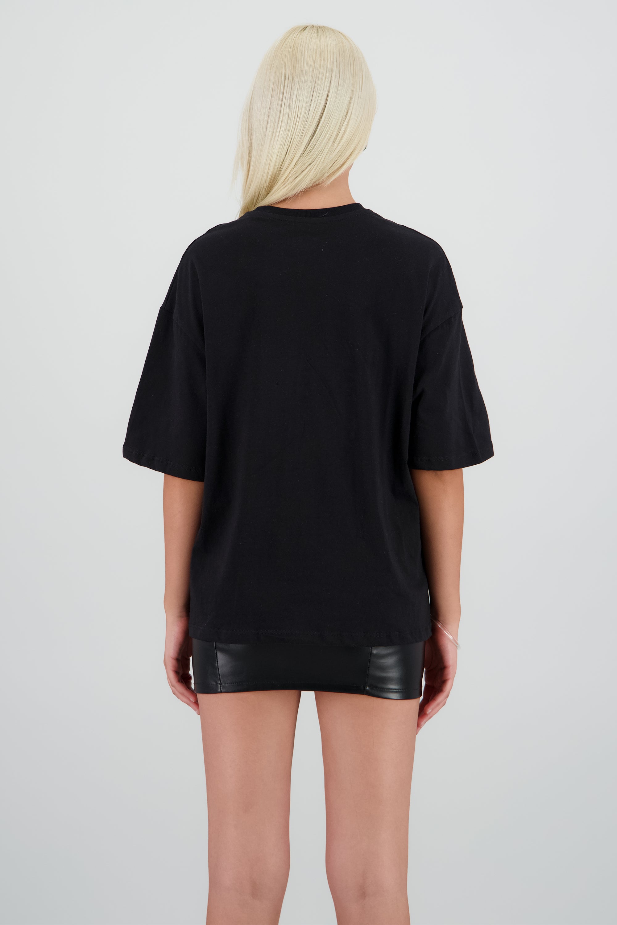 Playera over labios bratz NEGRO