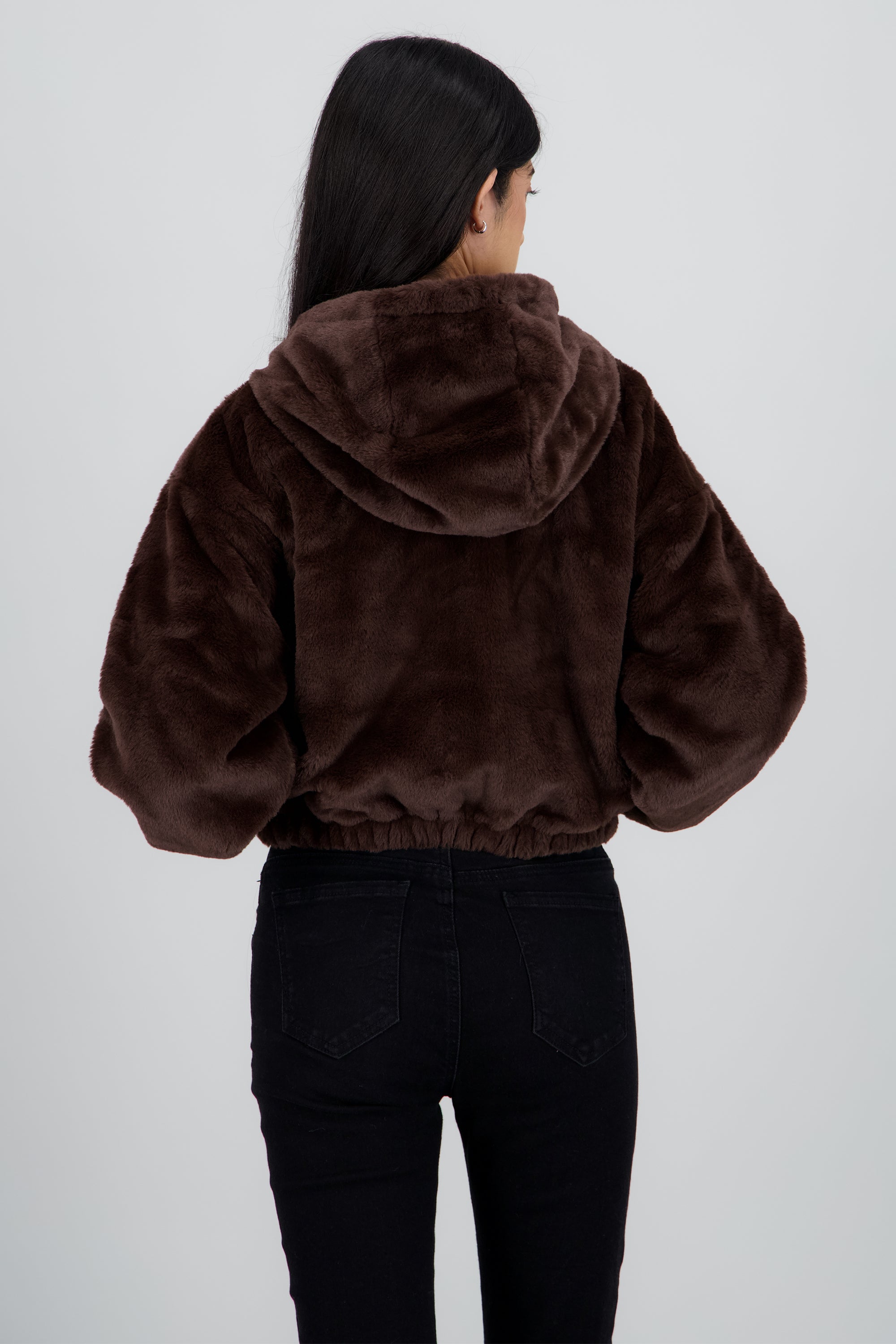 Chamarra corta pelo sintetico con cierre CAFE OBSCURO