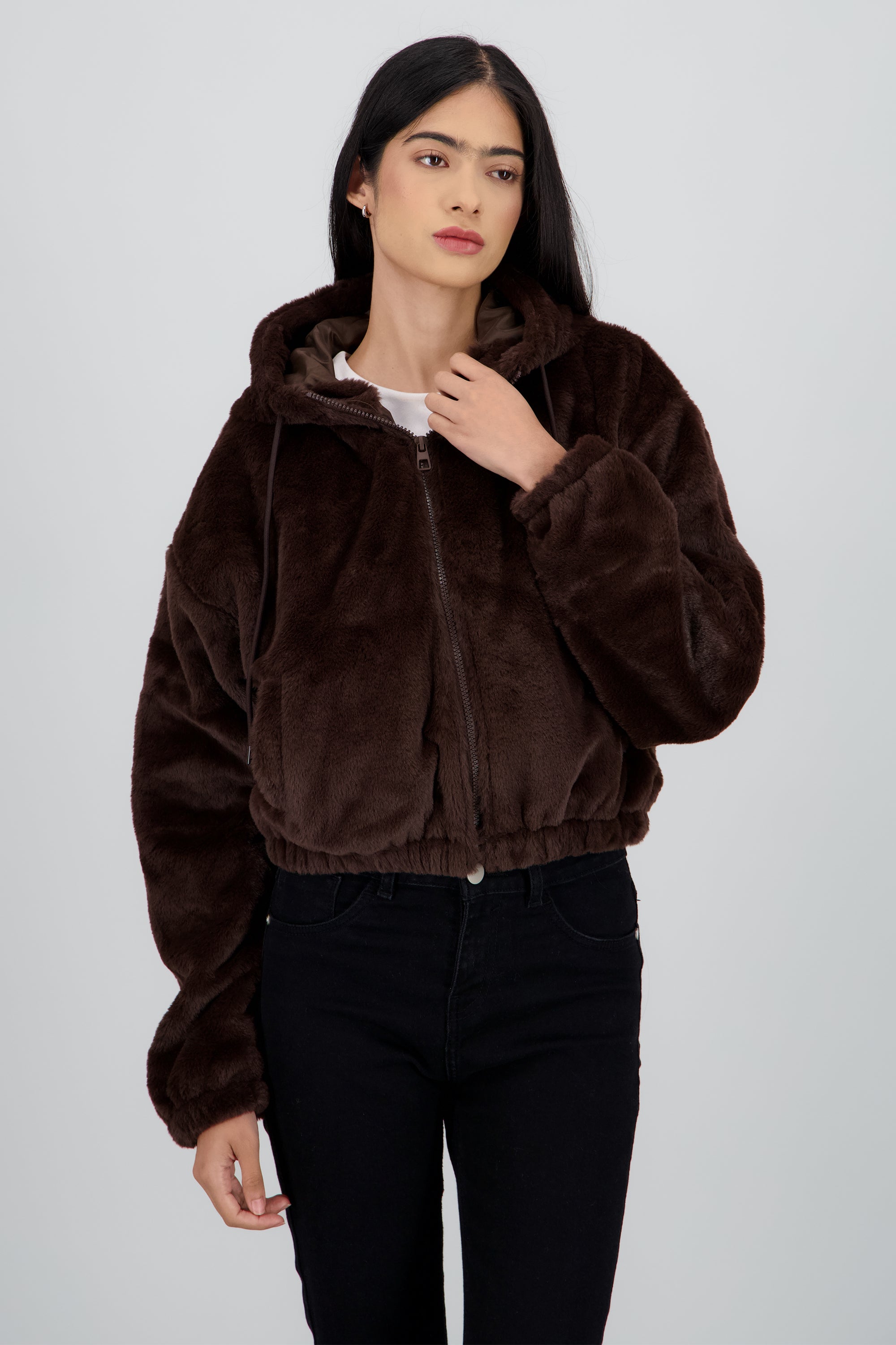 Chamarra corta pelo sintetico con cierre CAFE OBSCURO
