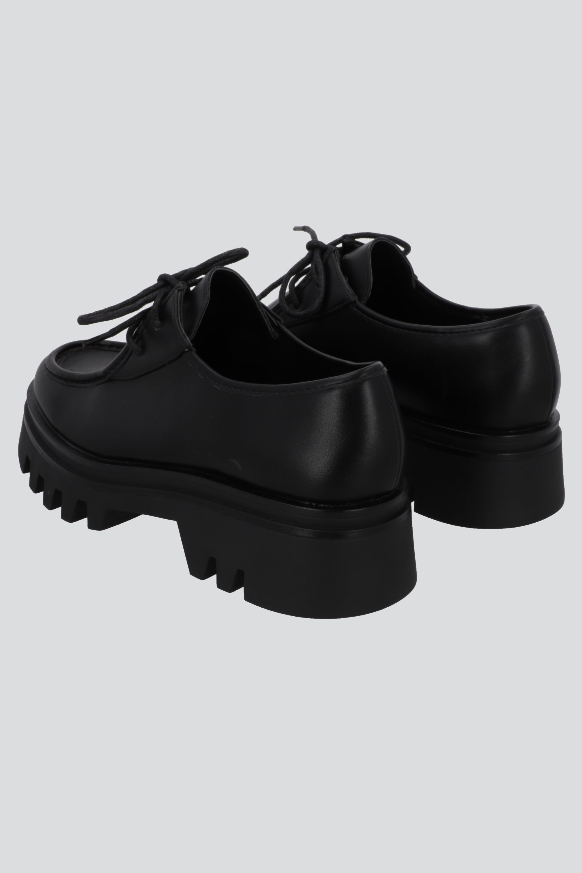 Loafer chunky agujetas NEGRO