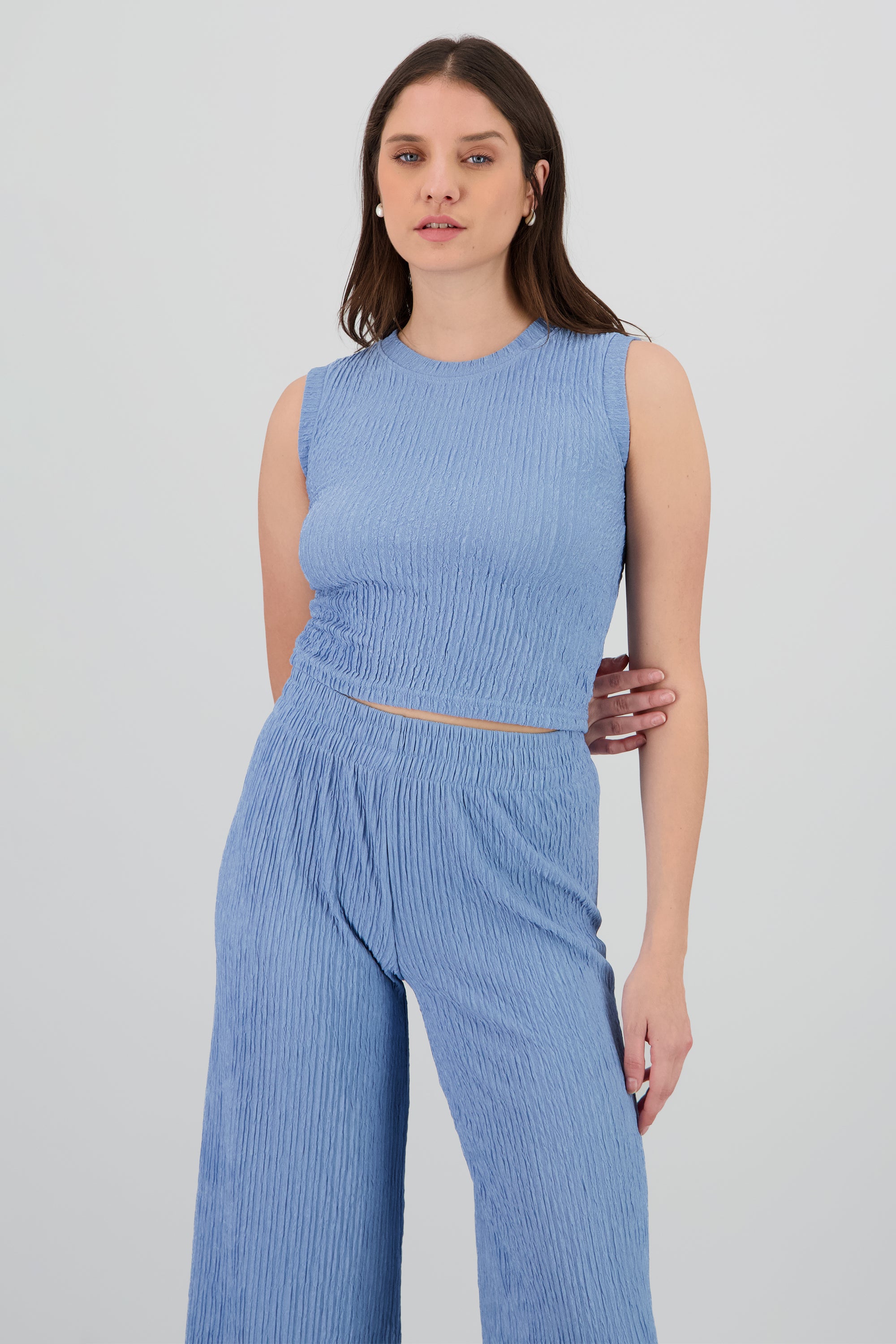 Top sin mangas textura crop INDIGO