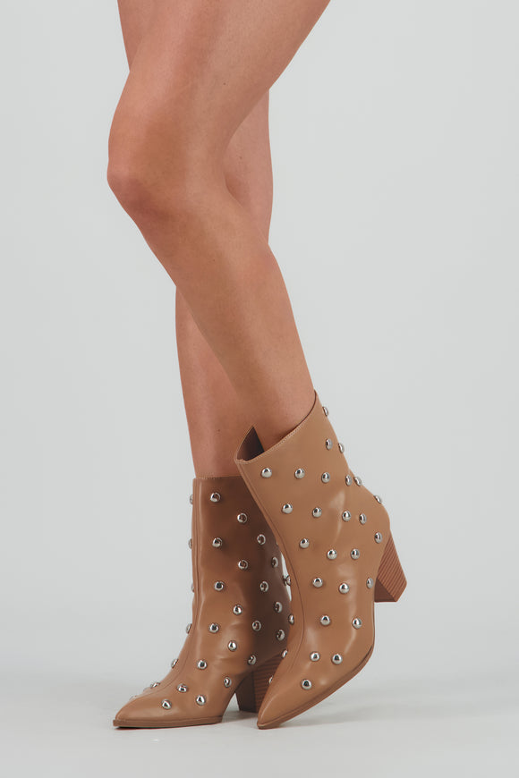 Botin pointy mega studs
