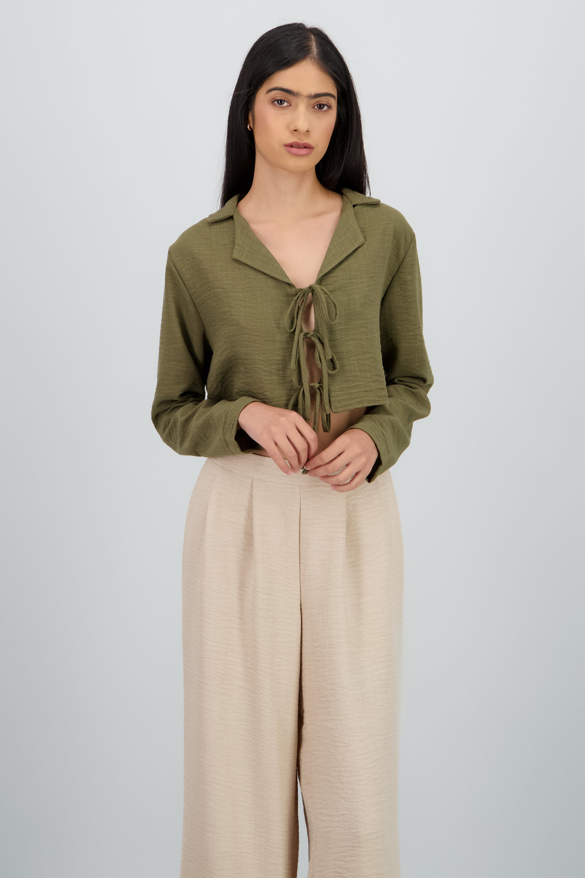 Blusa manga larga con moños OLIVO