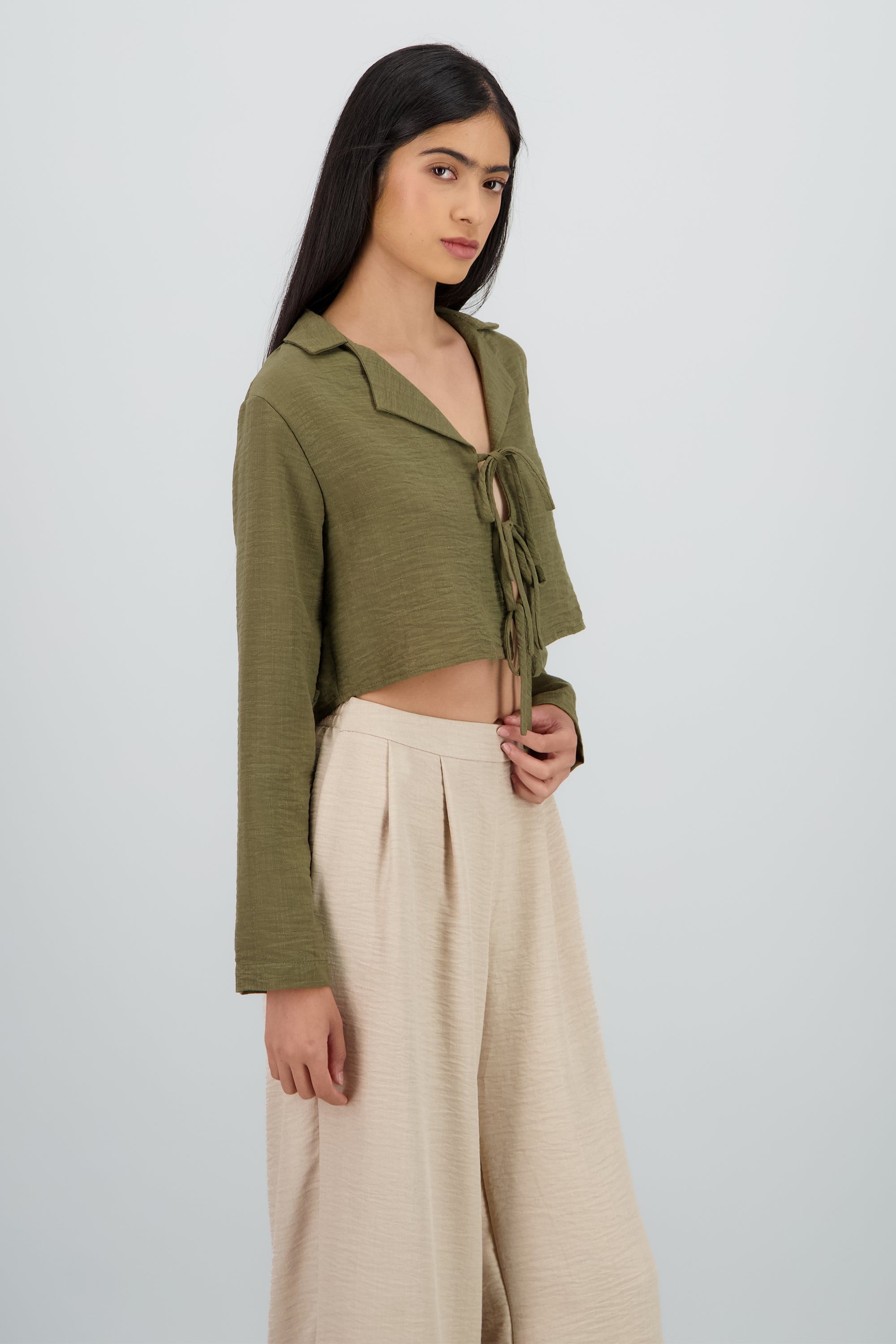 Blusa manga larga con moños OLIVO