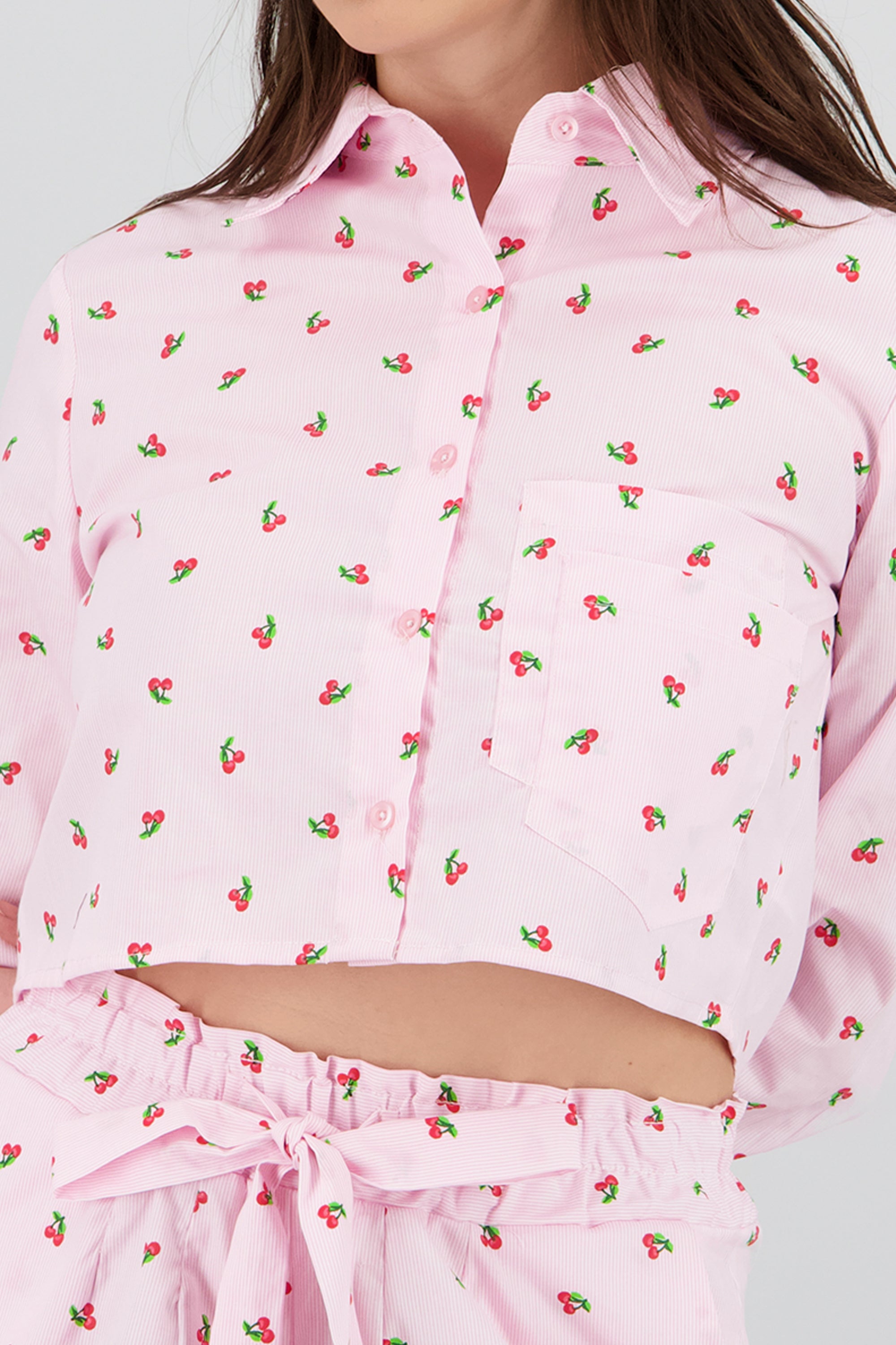 camisa manga larga cuello detalle cerezas ROSA PASTEL