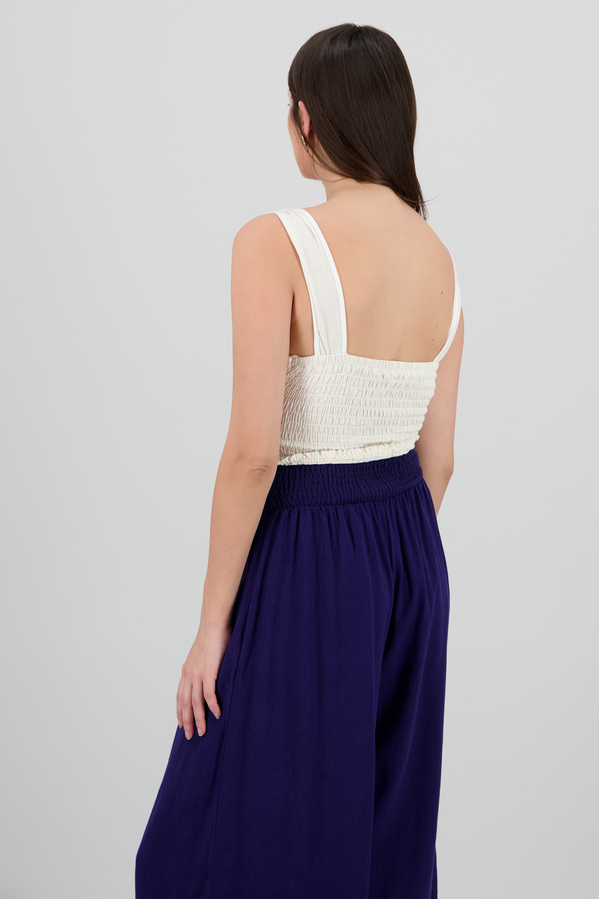 Top contraste costuras tirantes HUESO