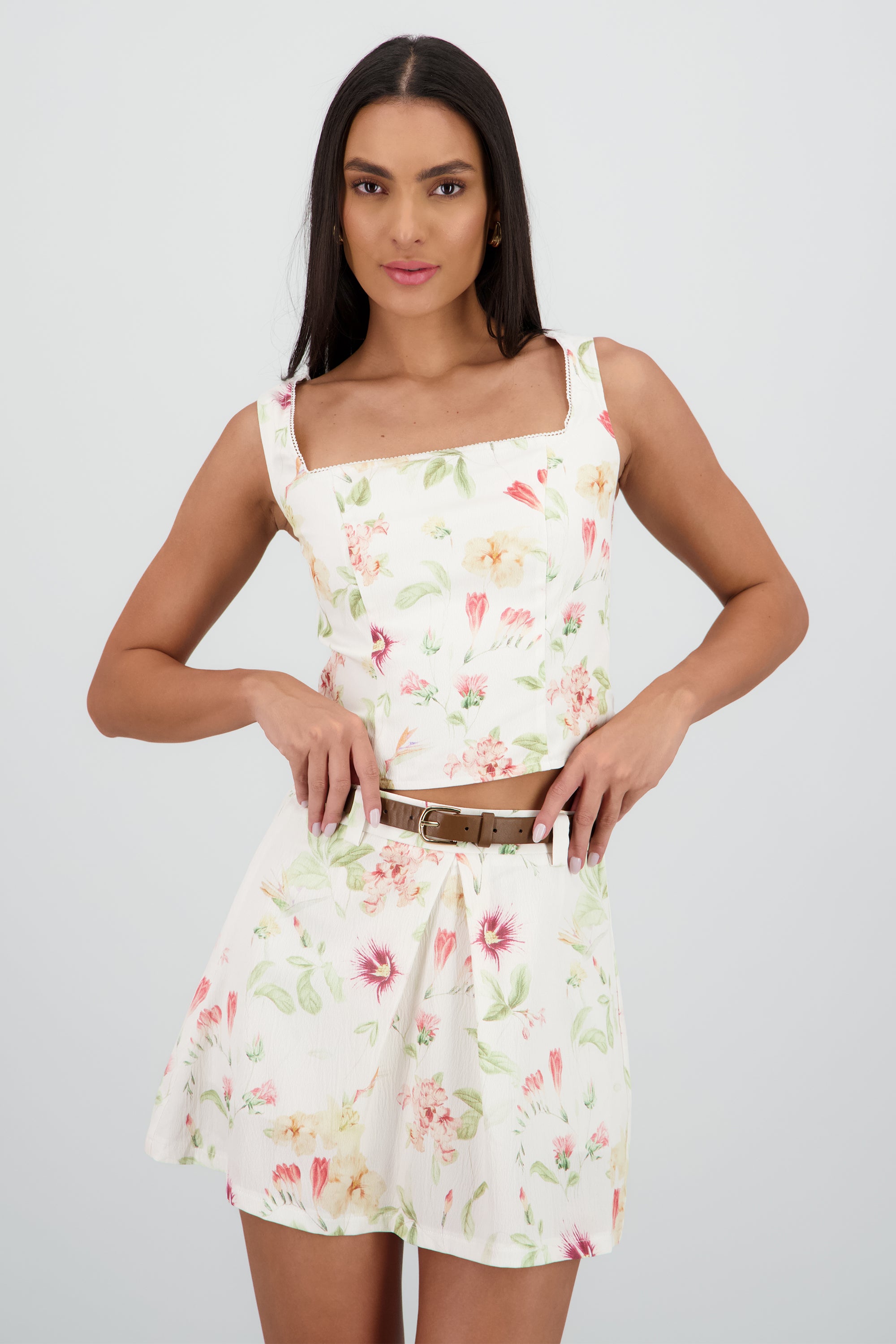 Top cuello cuadrado flores MULTICOLOR