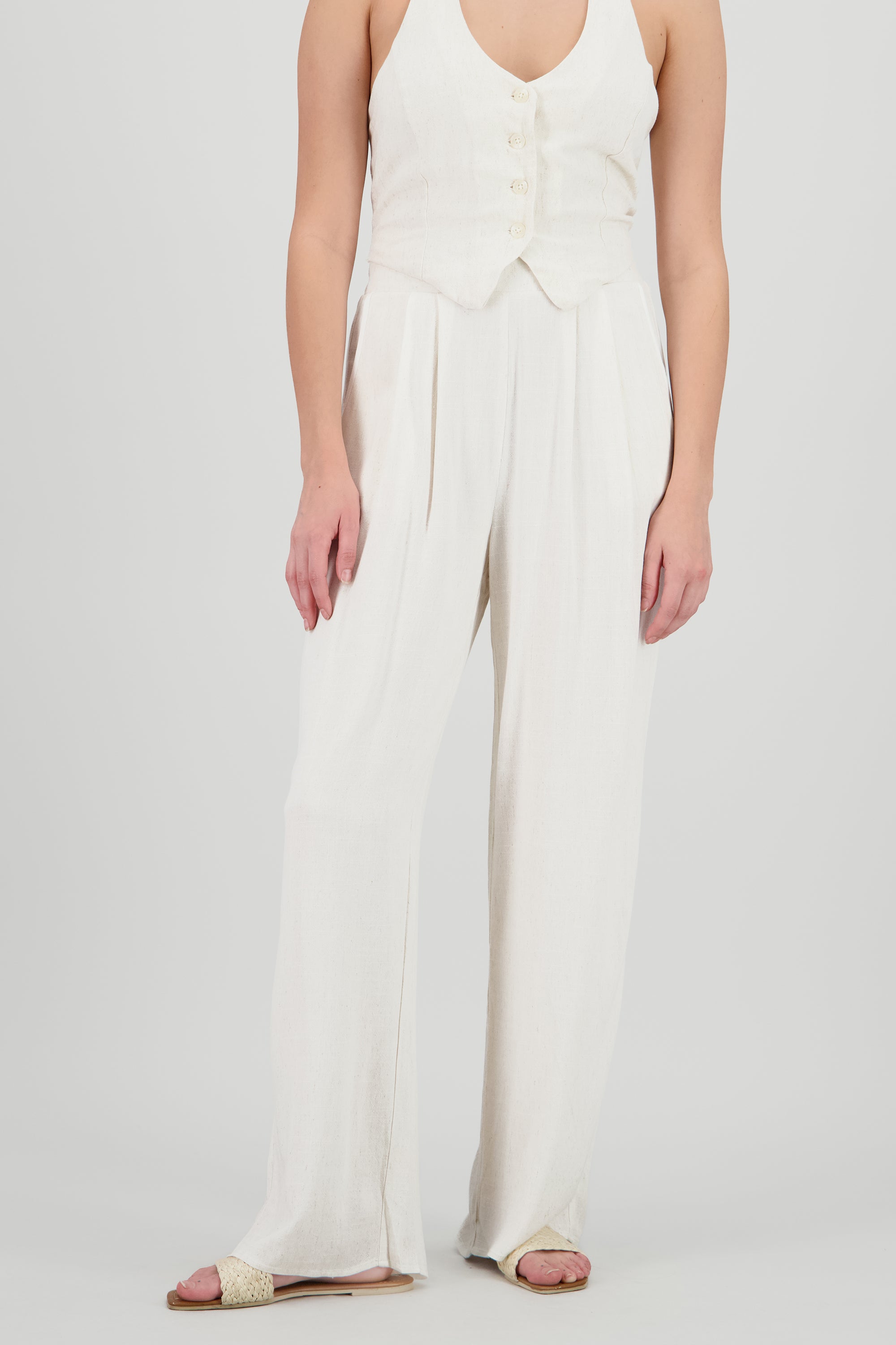 Pantalon pinzas ligero amplio HUESO