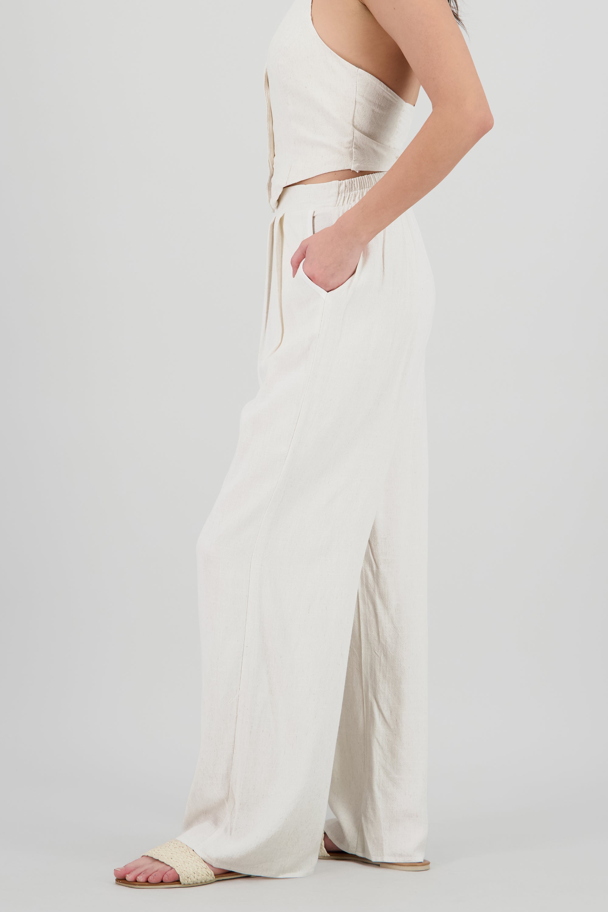 Pantalon pinzas ligero amplio HUESO
