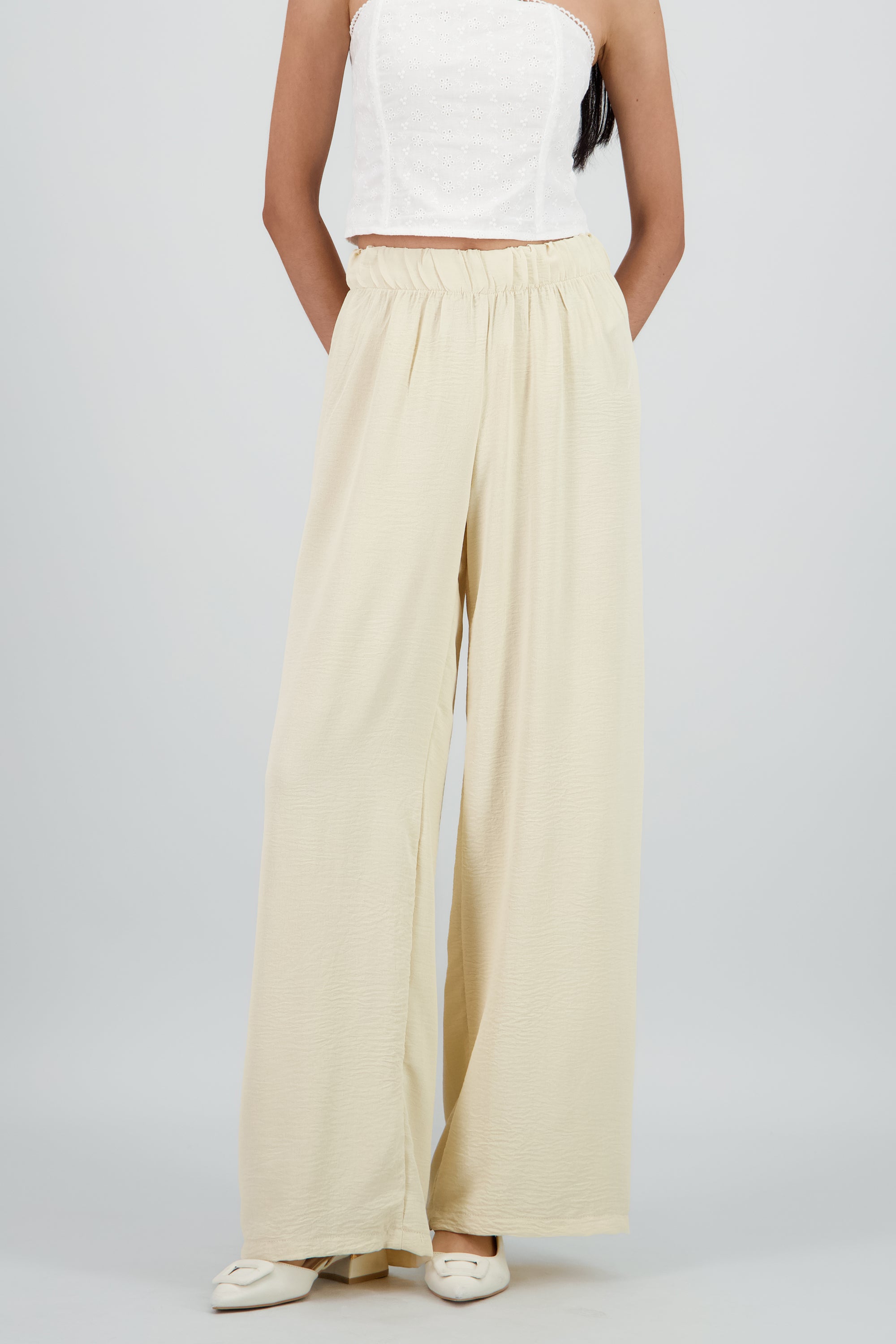 Pantalon detalle resorte fluido CREMA
