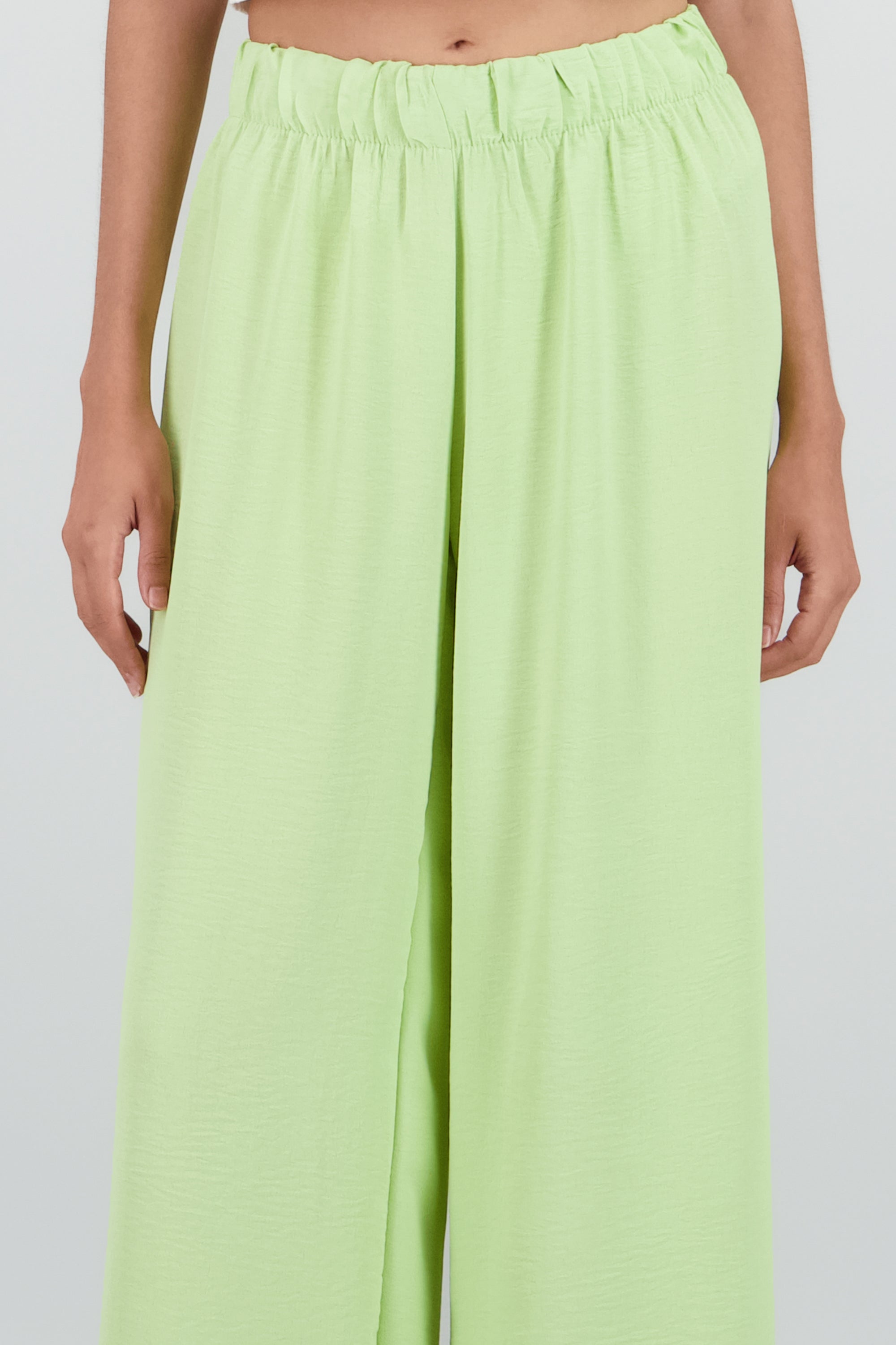 Pantalon detalle resorte fluido VERDE