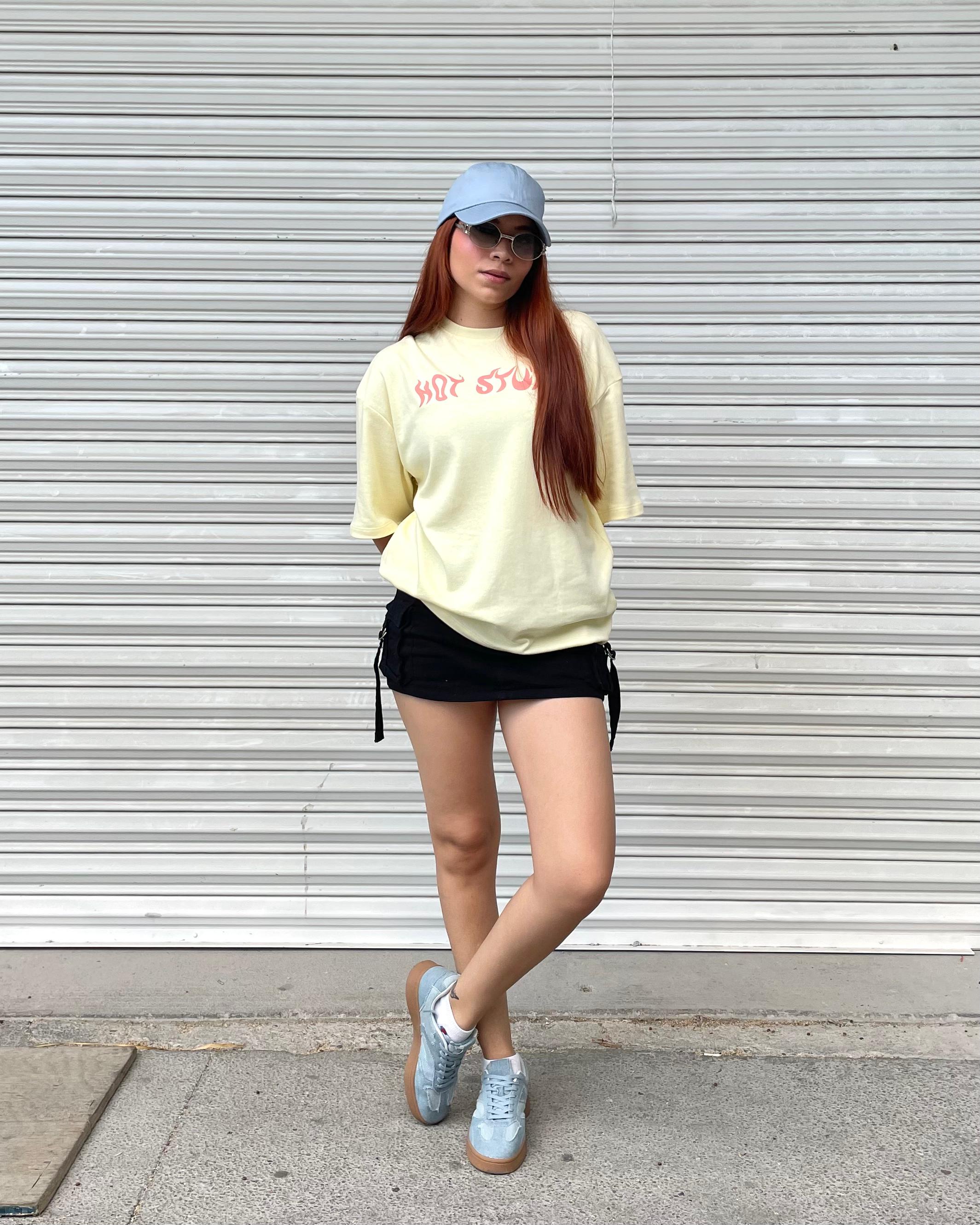 Playera hot stuff frente espalda AMARILLO PASTEL