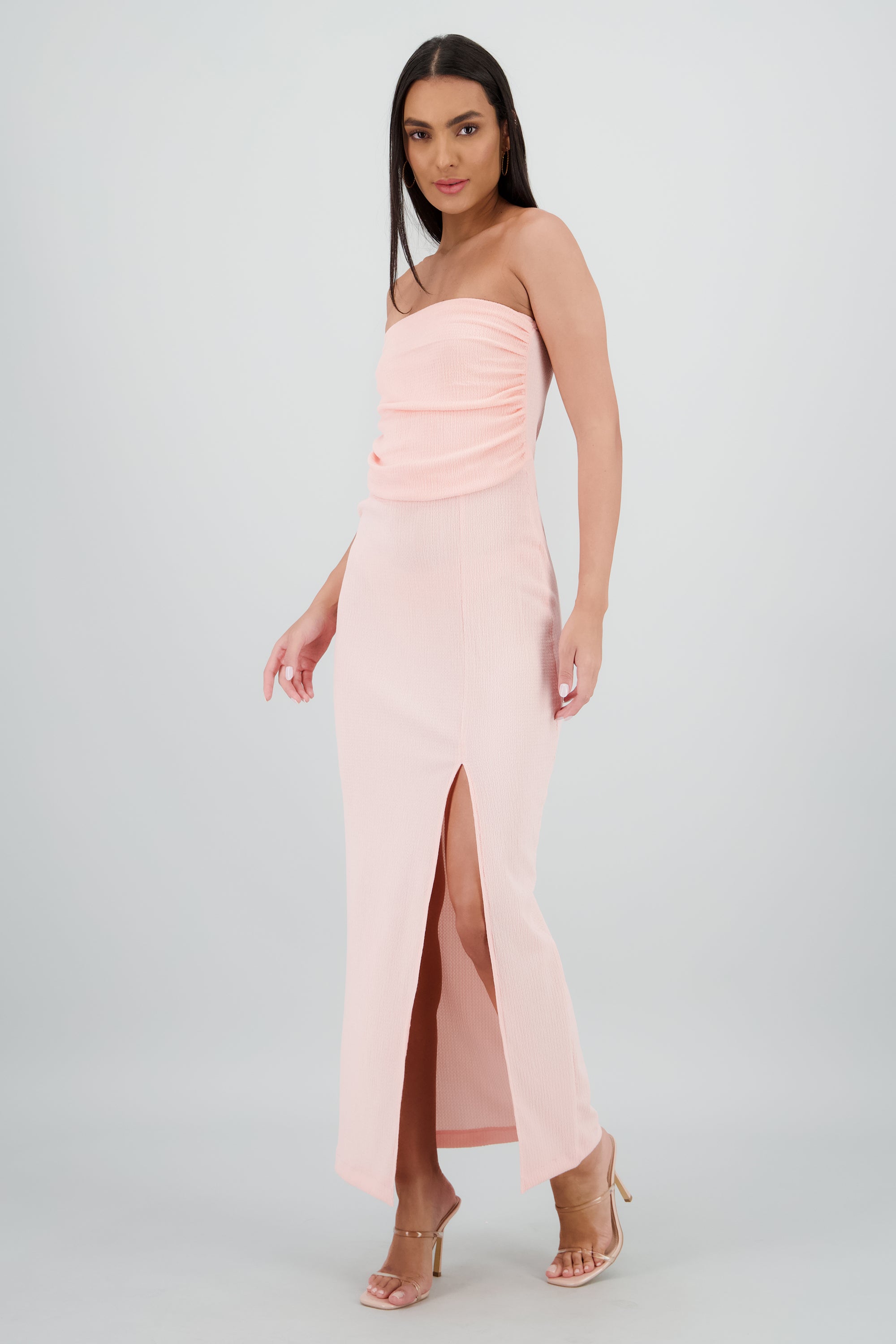 Vestido midi strapless drapeado abertura ROSA PASTEL