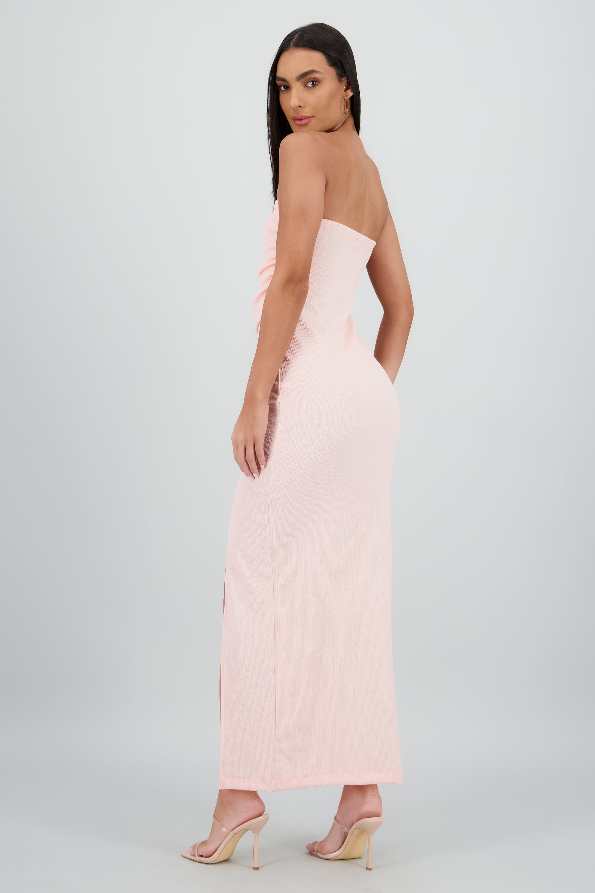 Vestido midi strapless drapeado abertura ROSA PASTEL