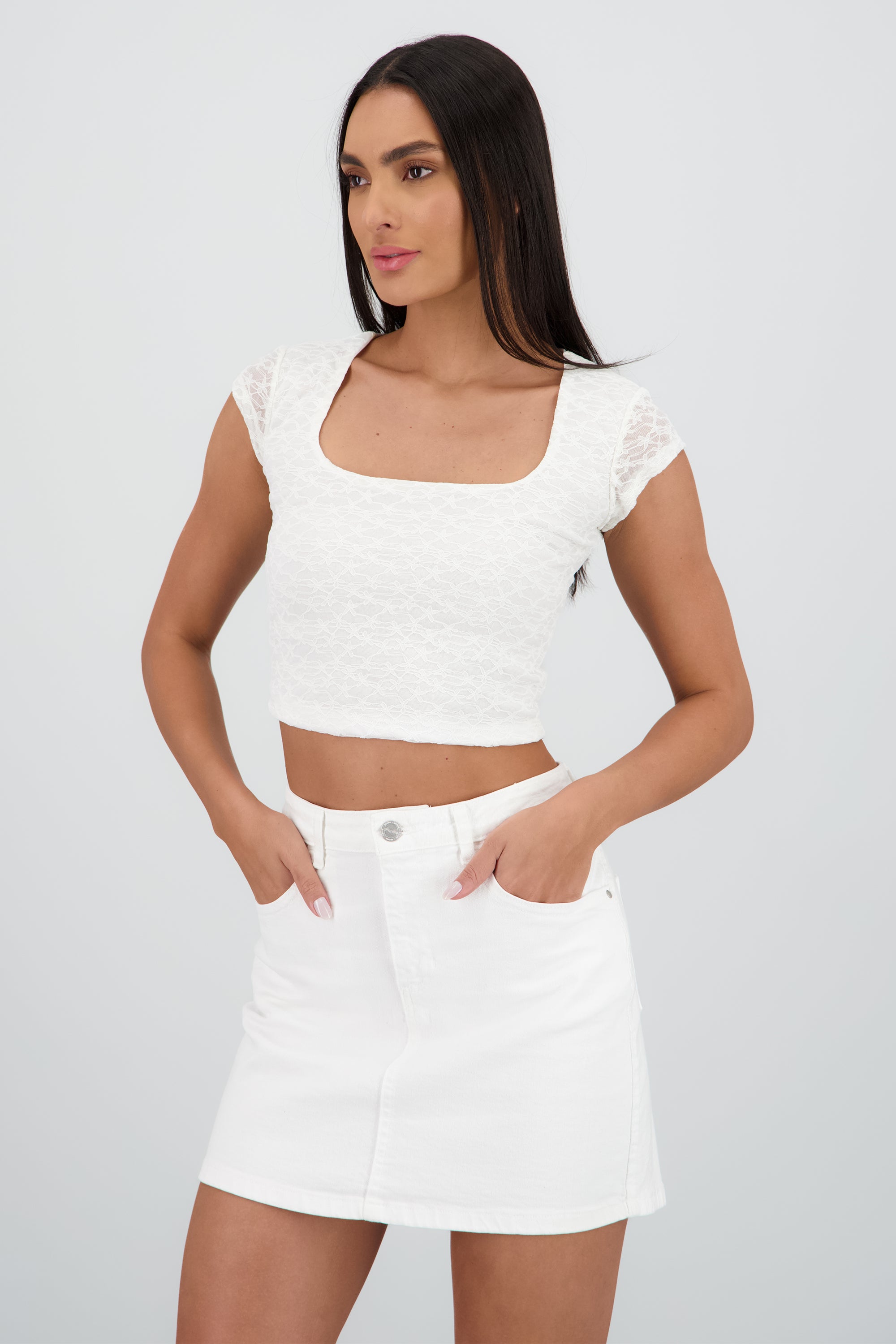 Top manga corta cuello cuadrado encaje BLANCO