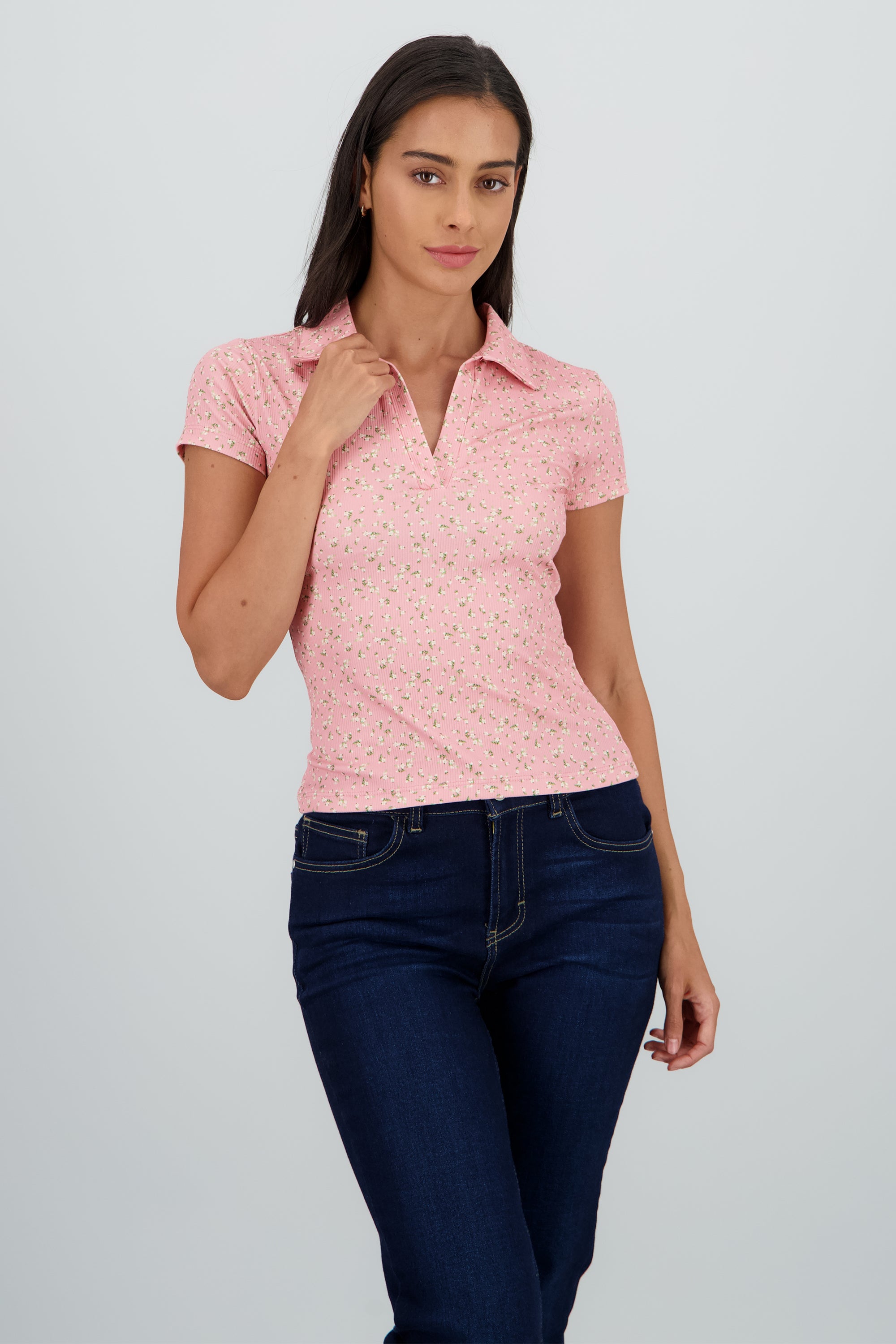 Blusa cuello polo estampado mini flores ROSA COMBO