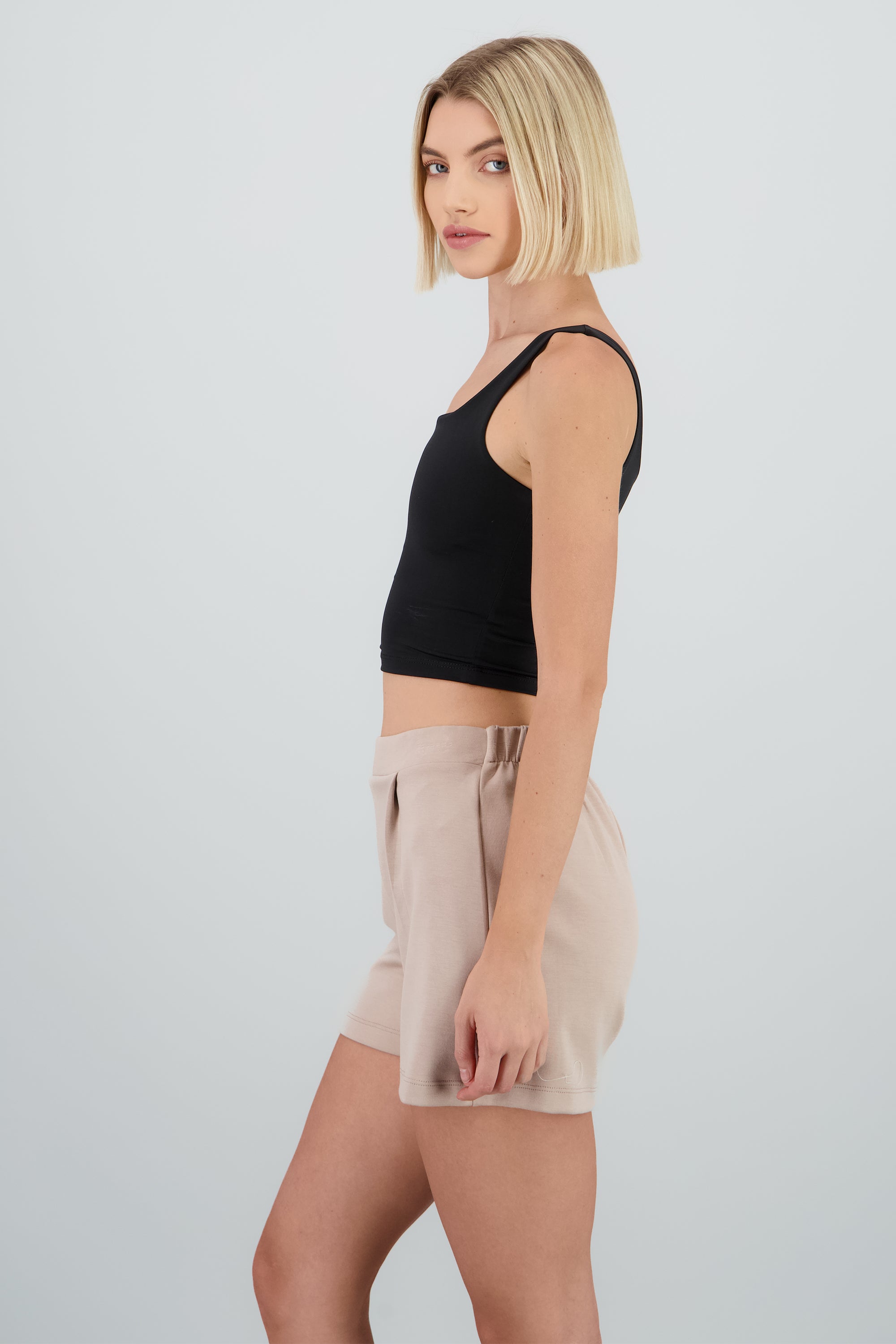 Top tirantes cuello redondo NEGRO