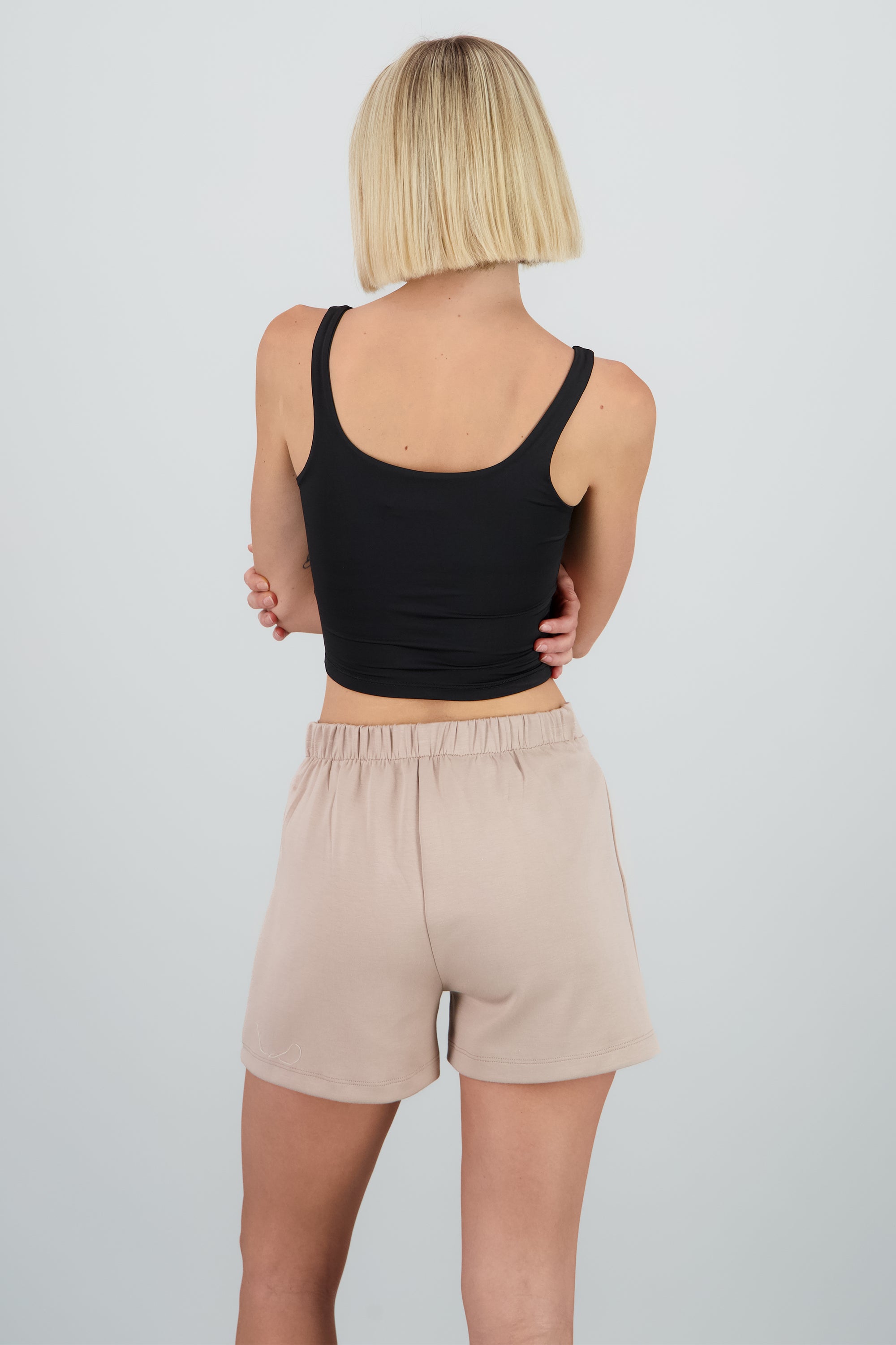 Top tirantes cuello redondo NEGRO