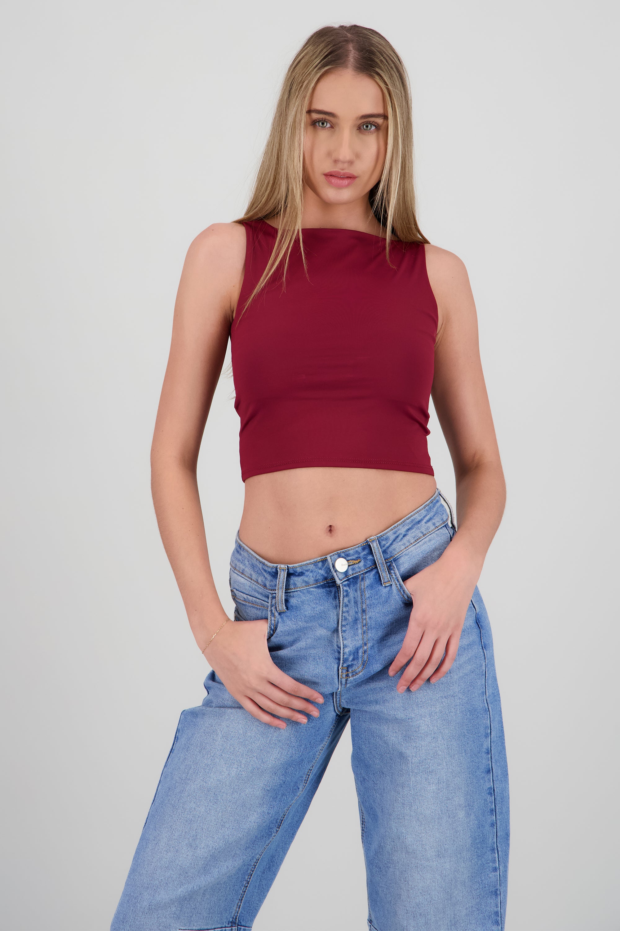 Top corto escote recto sin manga VINO