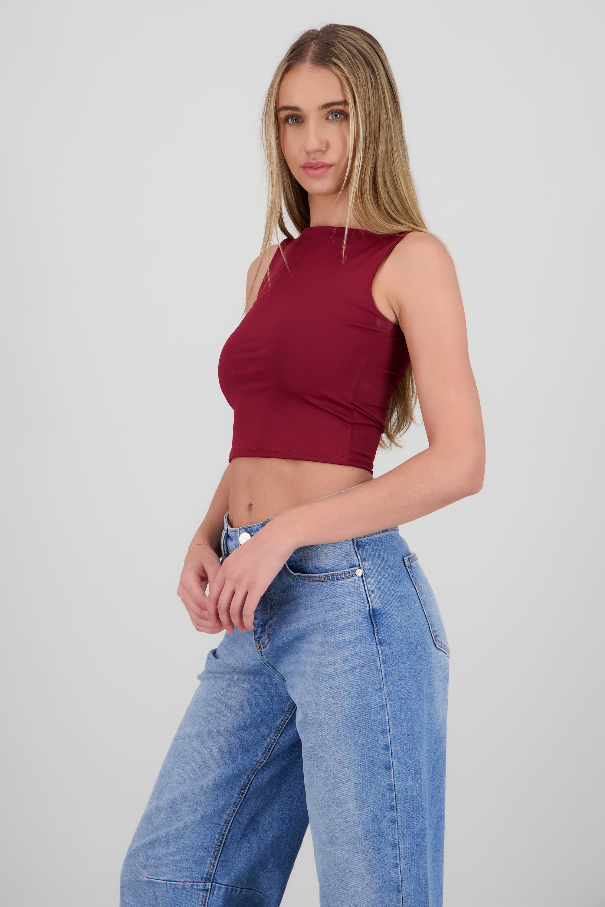 Top corto escote recto sin manga VINO