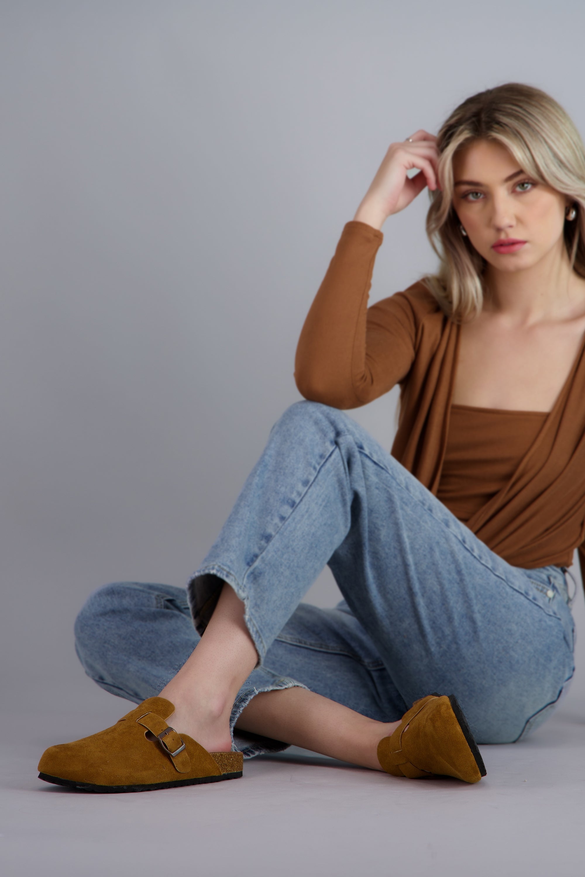 Zueco clasico suede CAMELLO