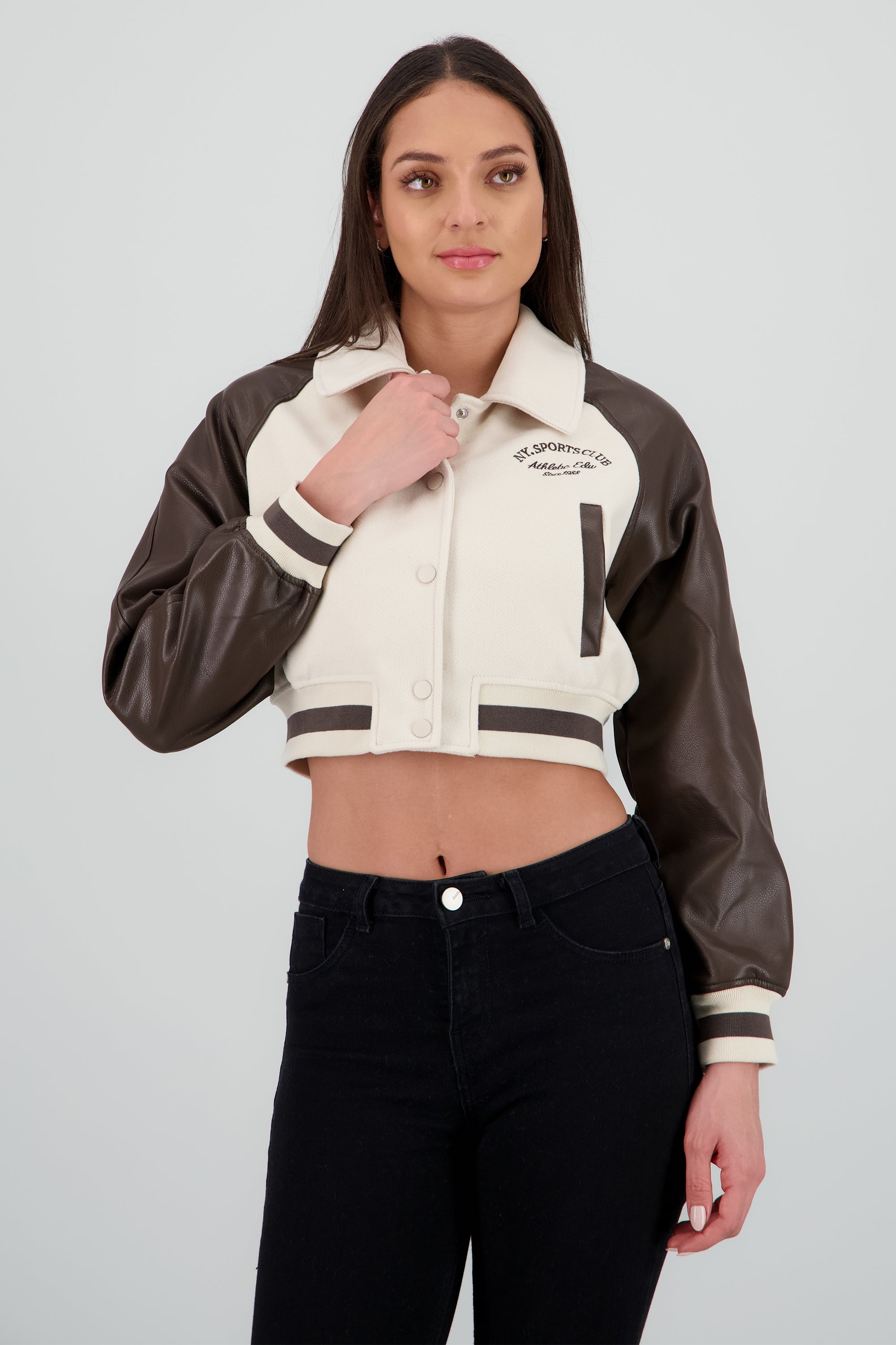 Chamarra bomber con mangas en contraste CAFE COMBO
