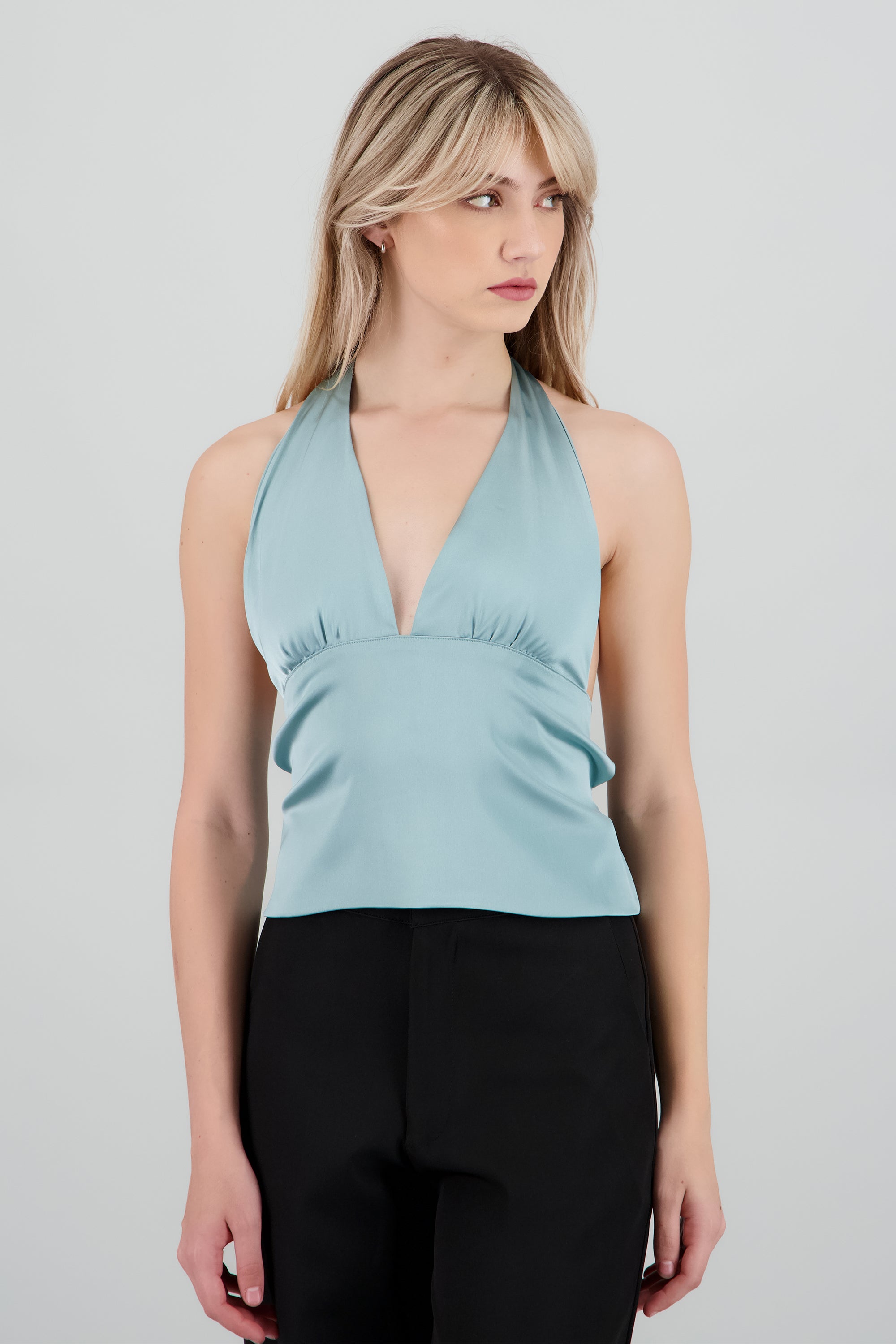 Top satinado escote espalda AZUL PASTEL