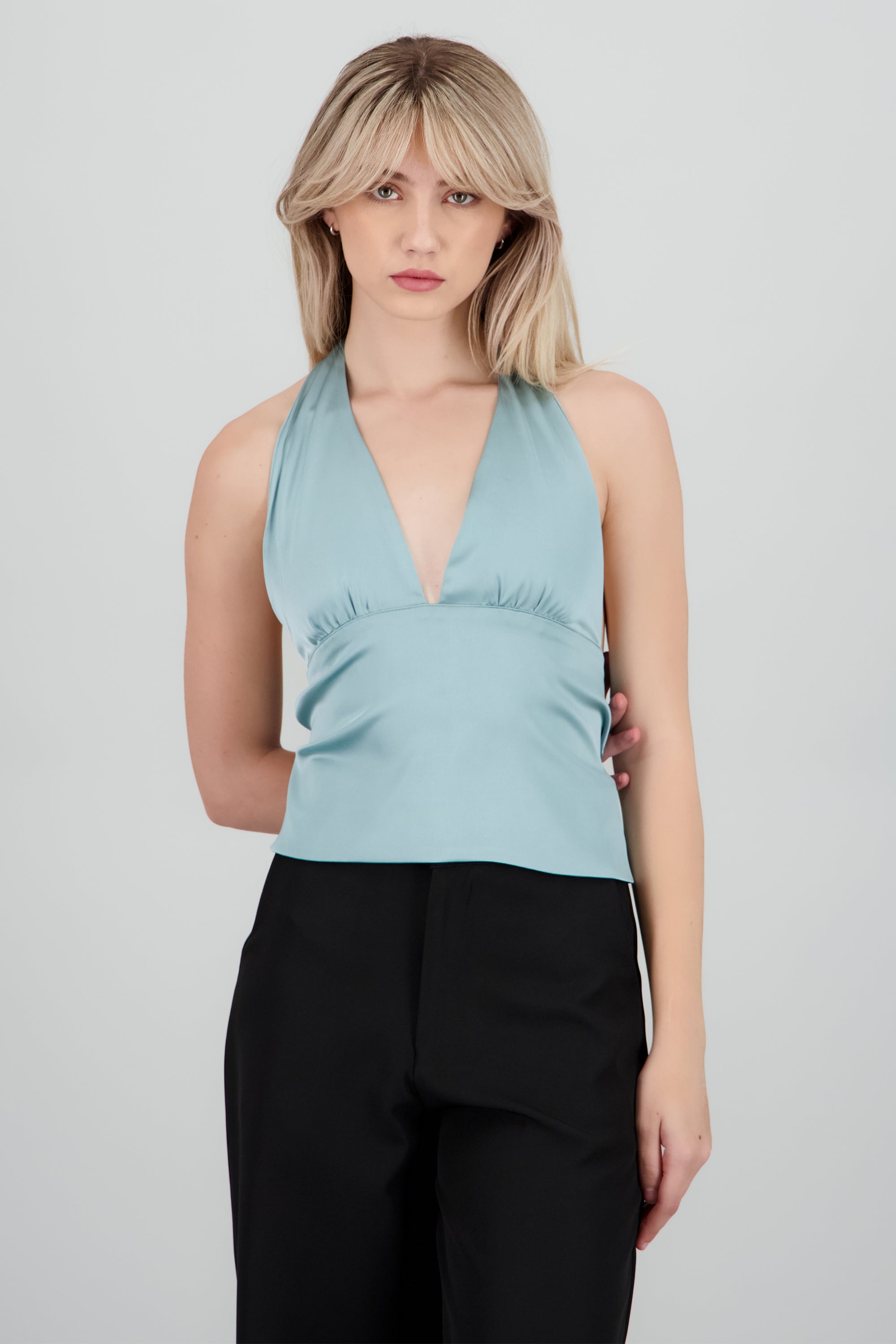 Top satinado escote espalda AZUL PASTEL
