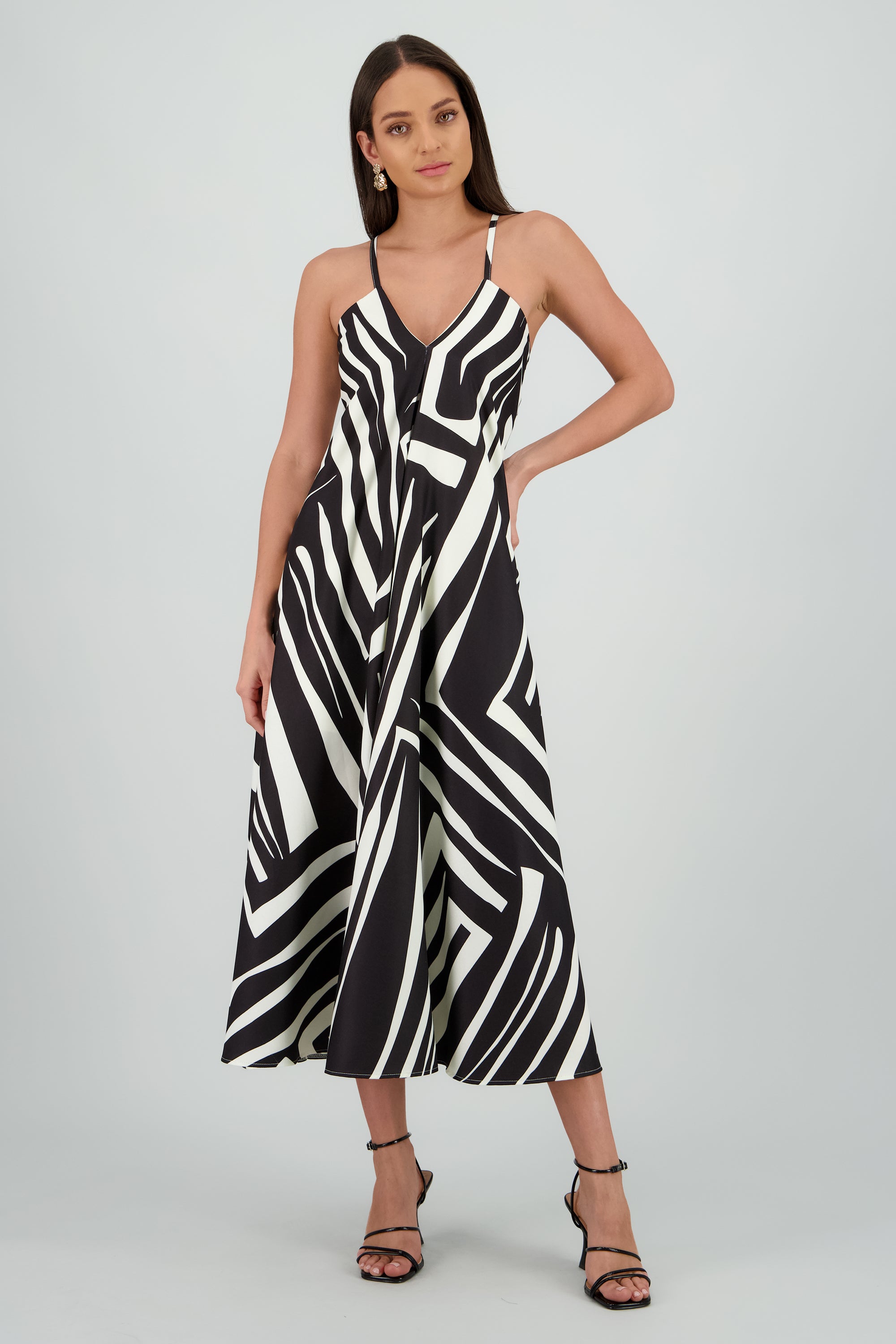 BLACK/WHITE