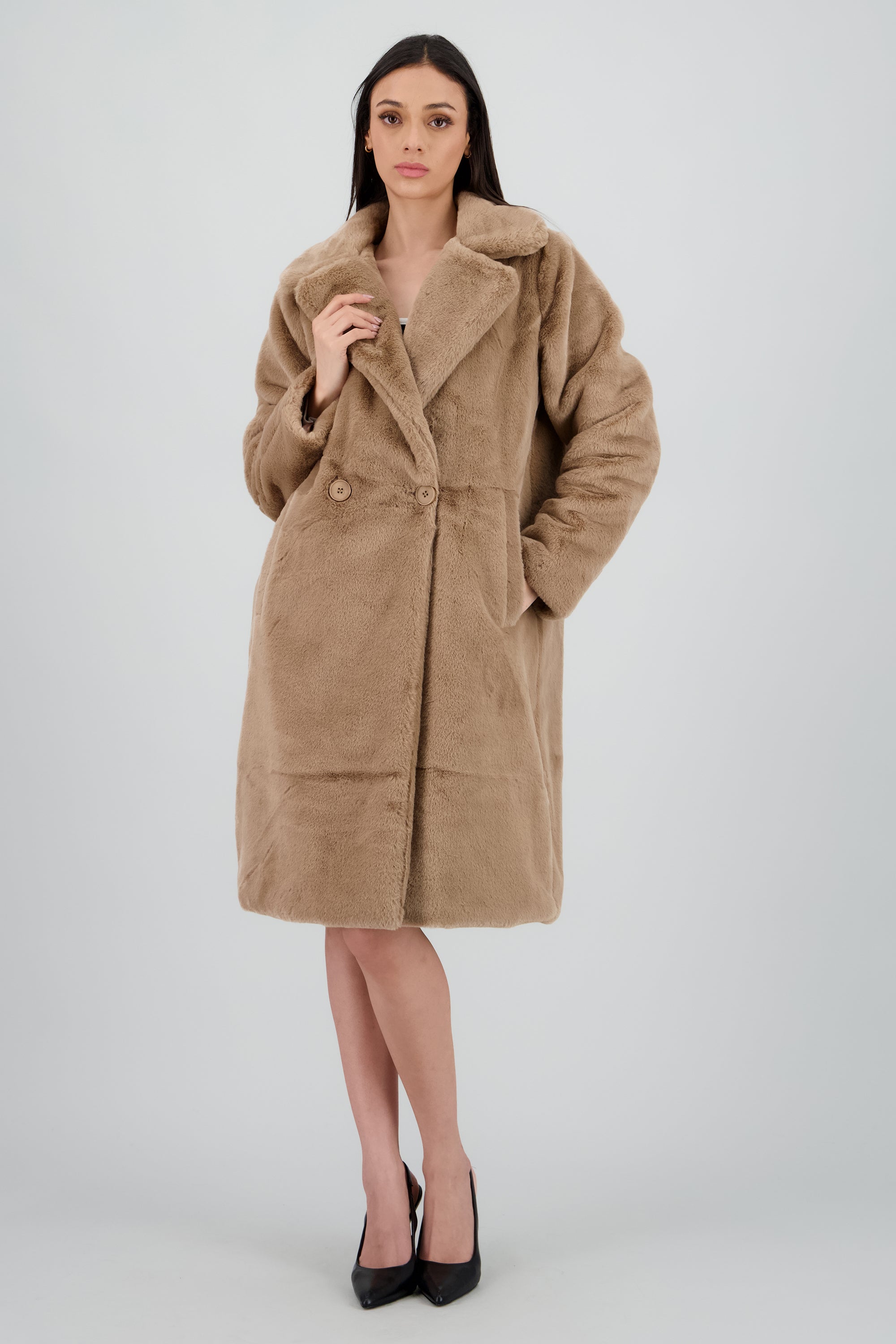 Abrigo largo de pelo sintetico BEIGE