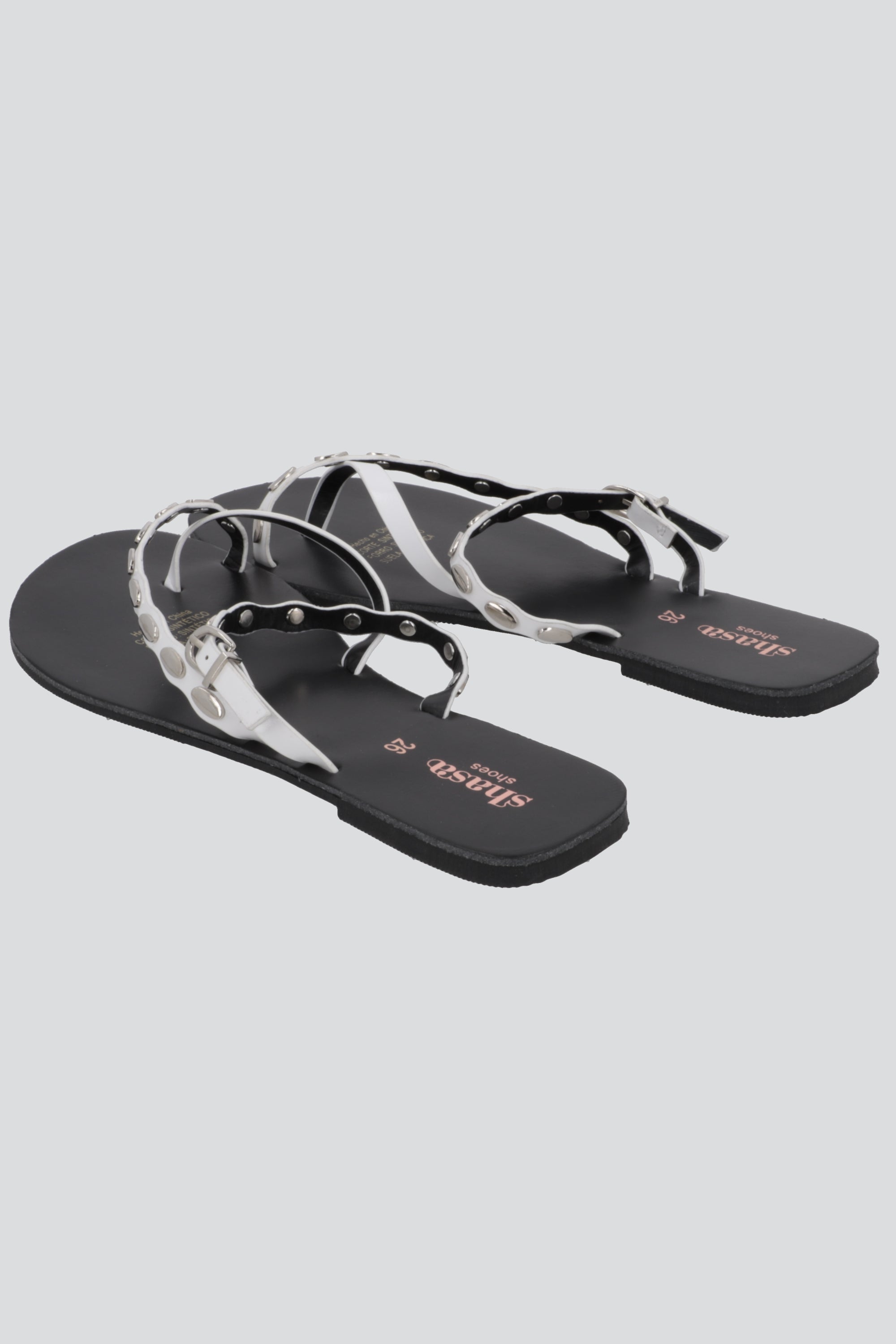 Sandalia conchitas diagonal HUESO