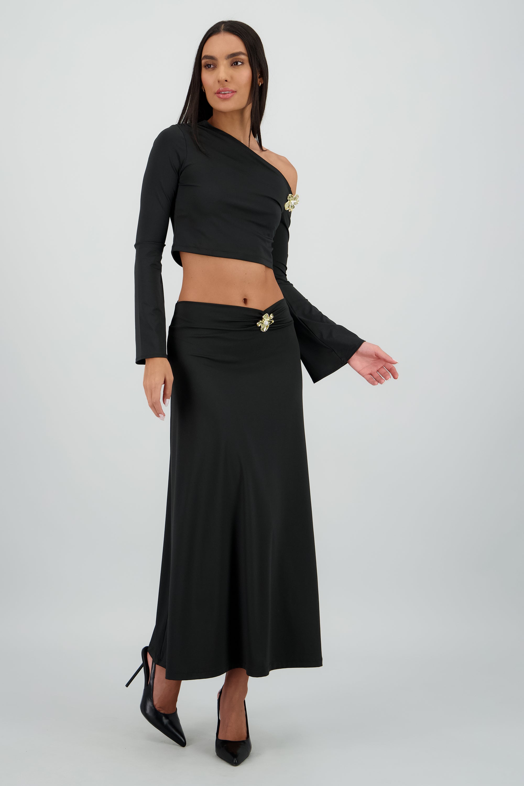 Falda maxi detalle flor NEGRO