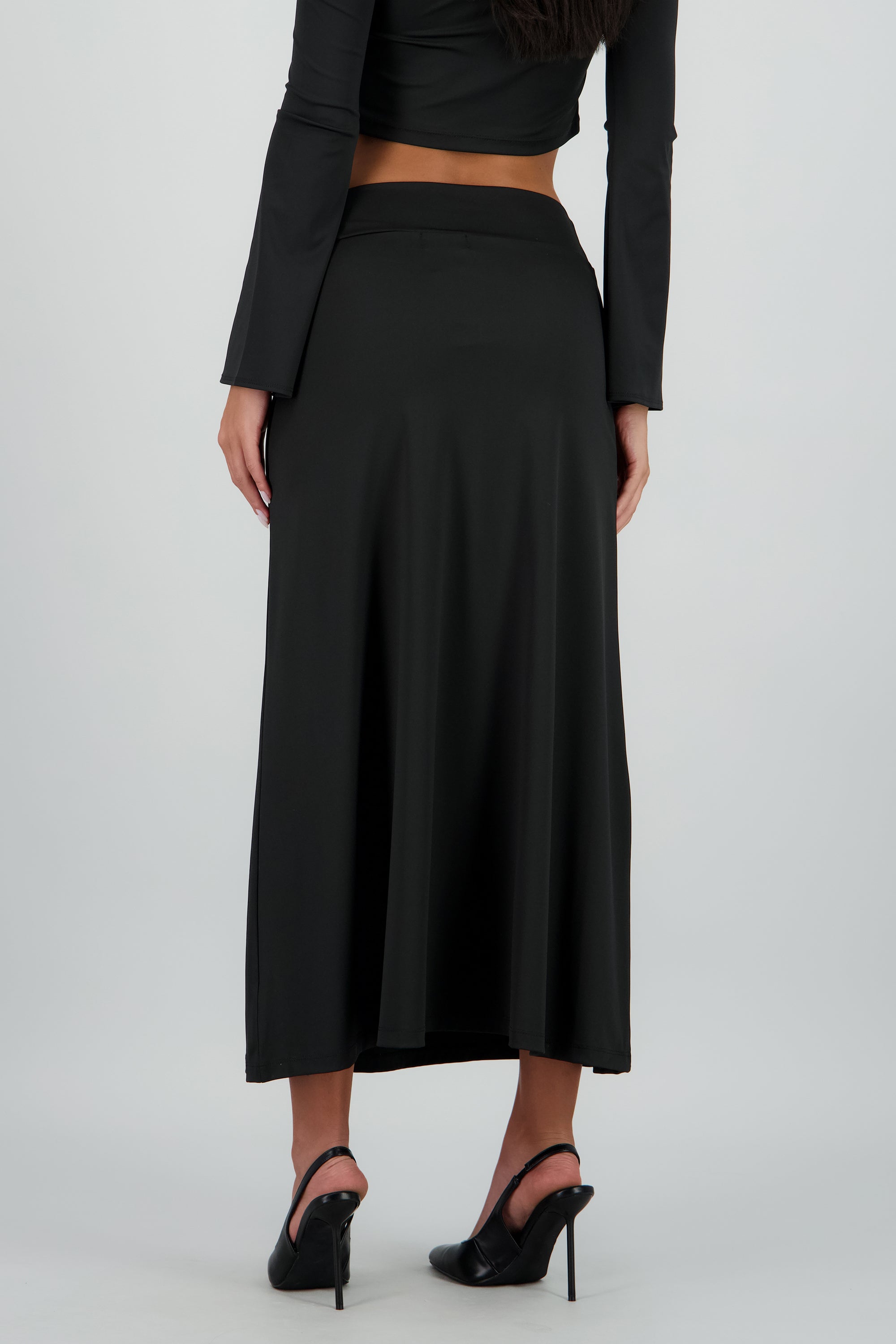 Falda maxi detalle flor NEGRO