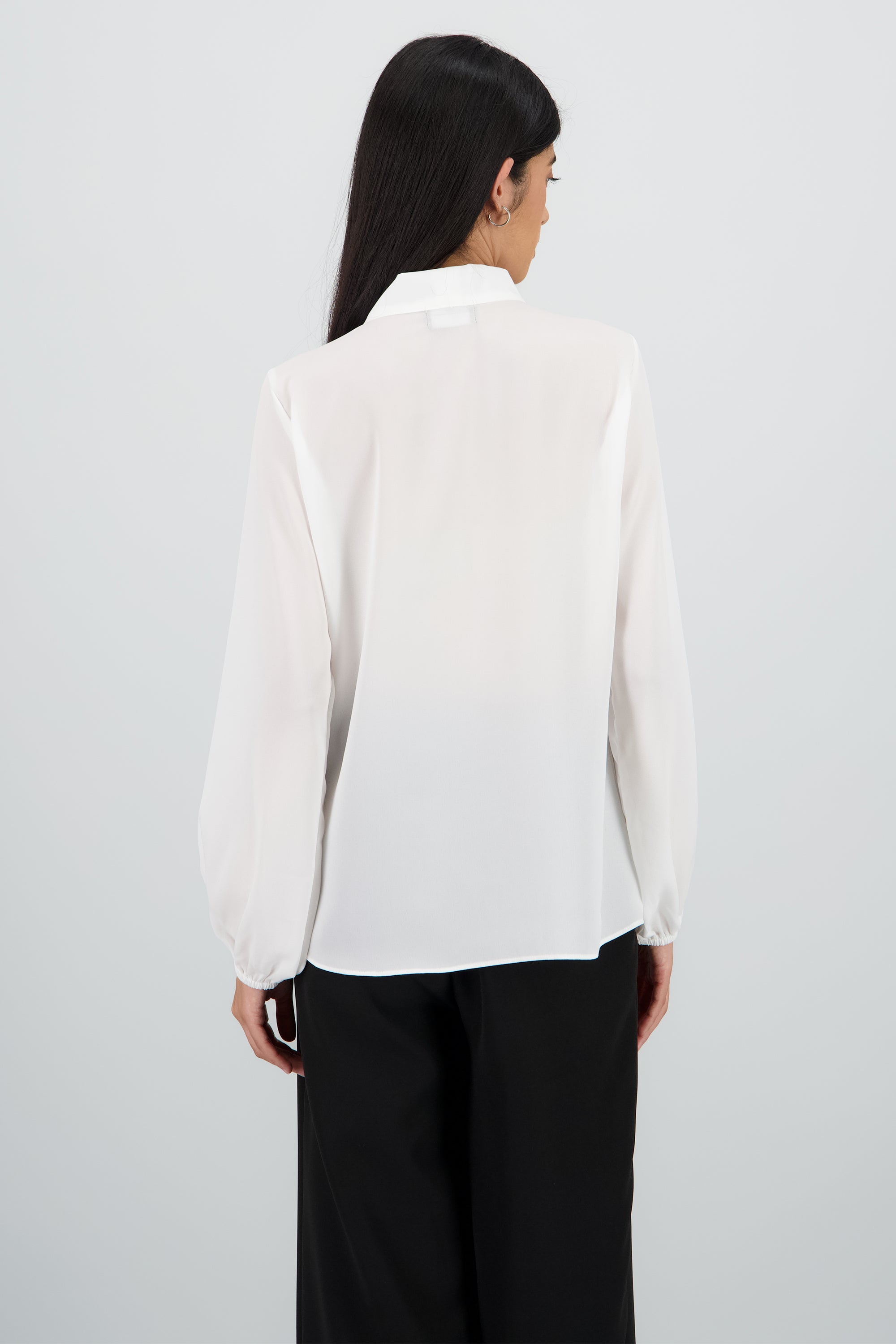 Blusa manga larga ligera bufanda HUESO