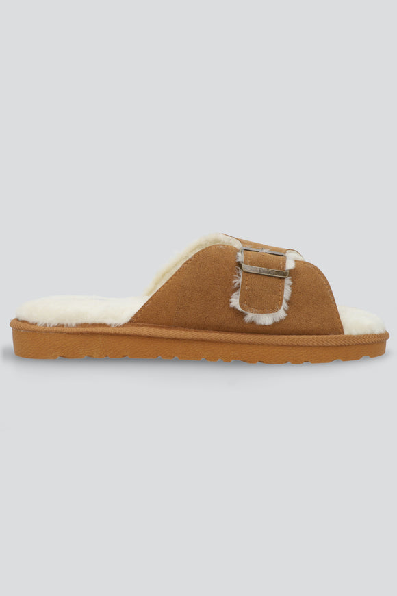 Pantufla tira ancha hebilla forro peluche