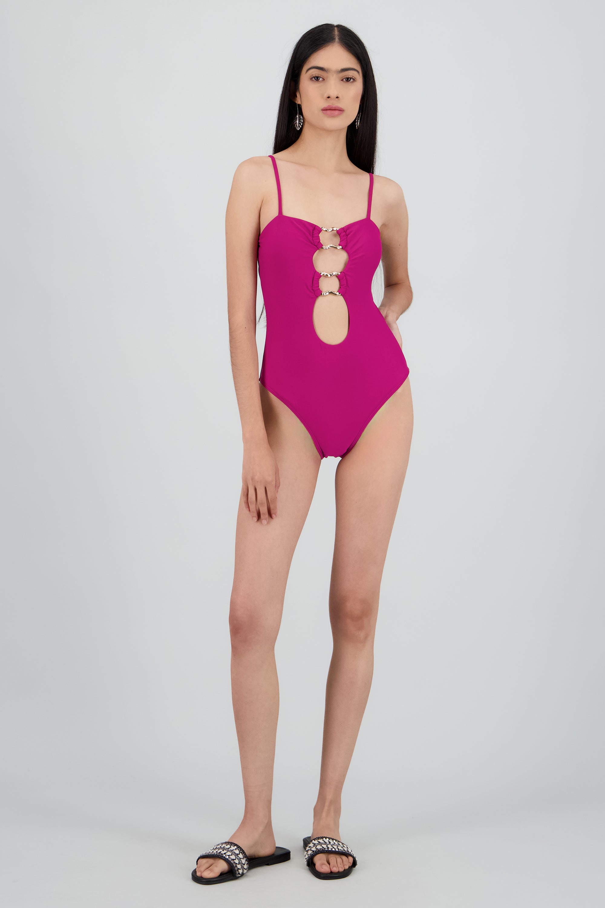 Traje de baño detalle aros irregulares CIRUELA