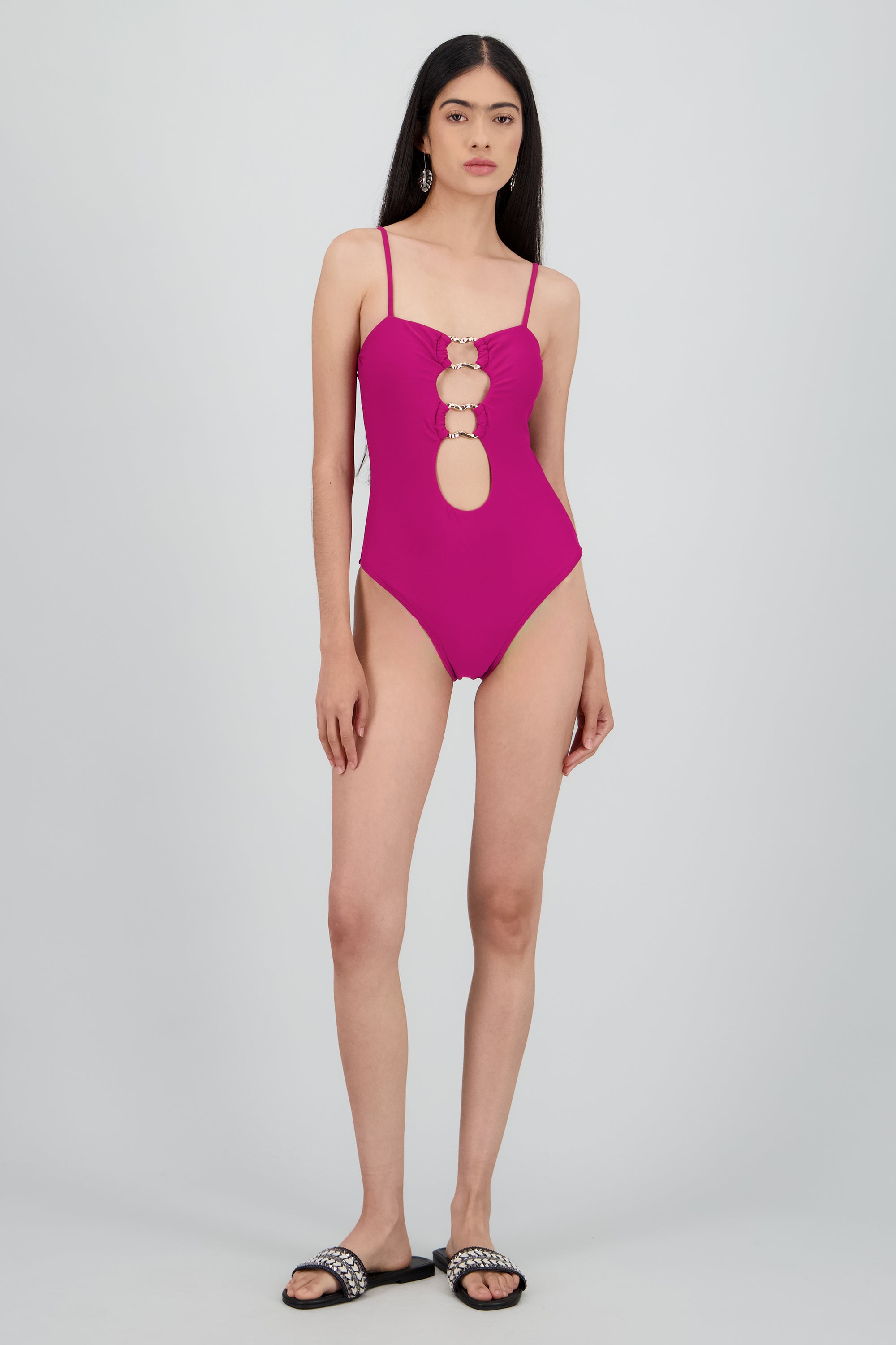 Traje de baño detalle aros irregulares CIRUELA