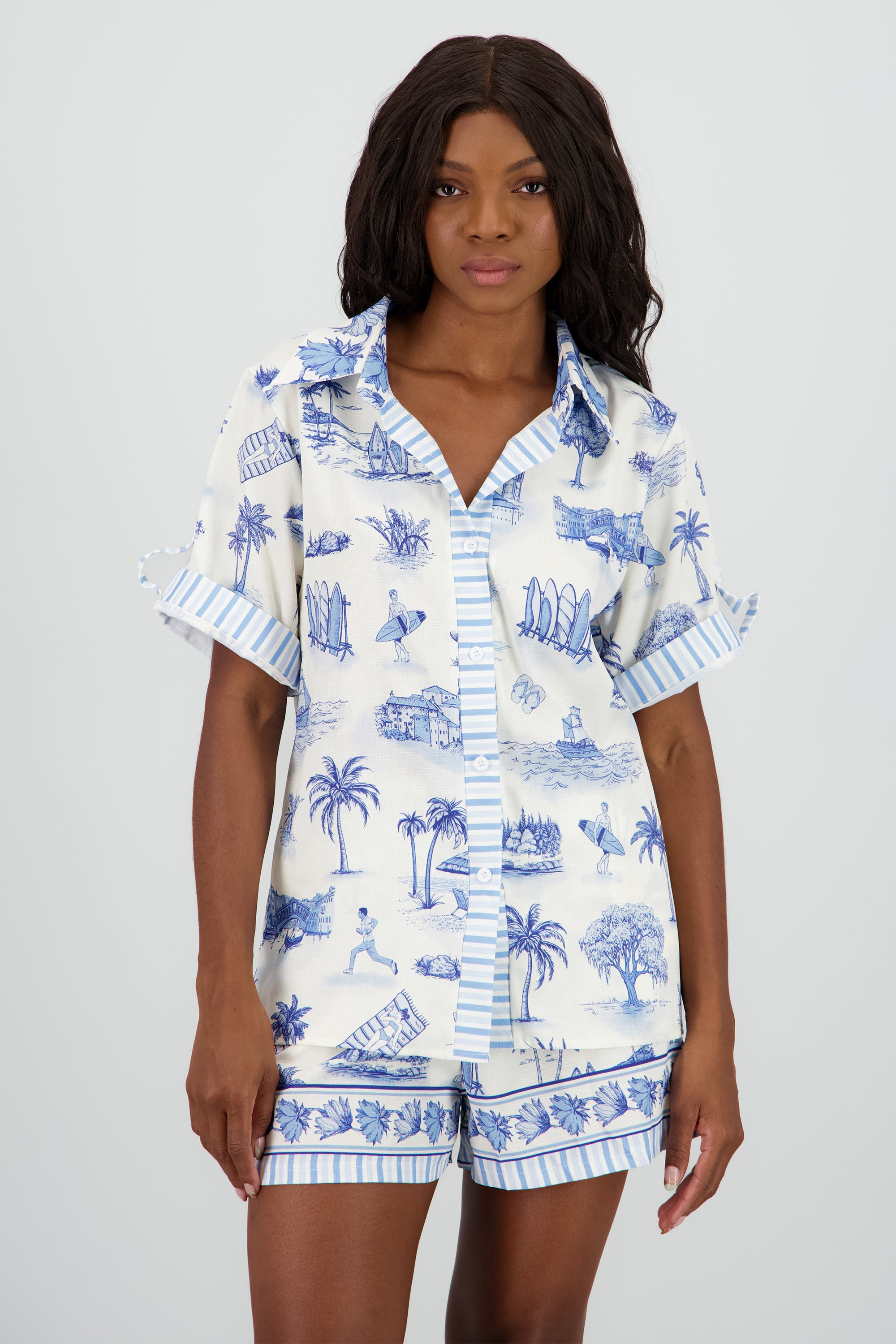 Camisa manga corta estampado playa AZUL COMBO