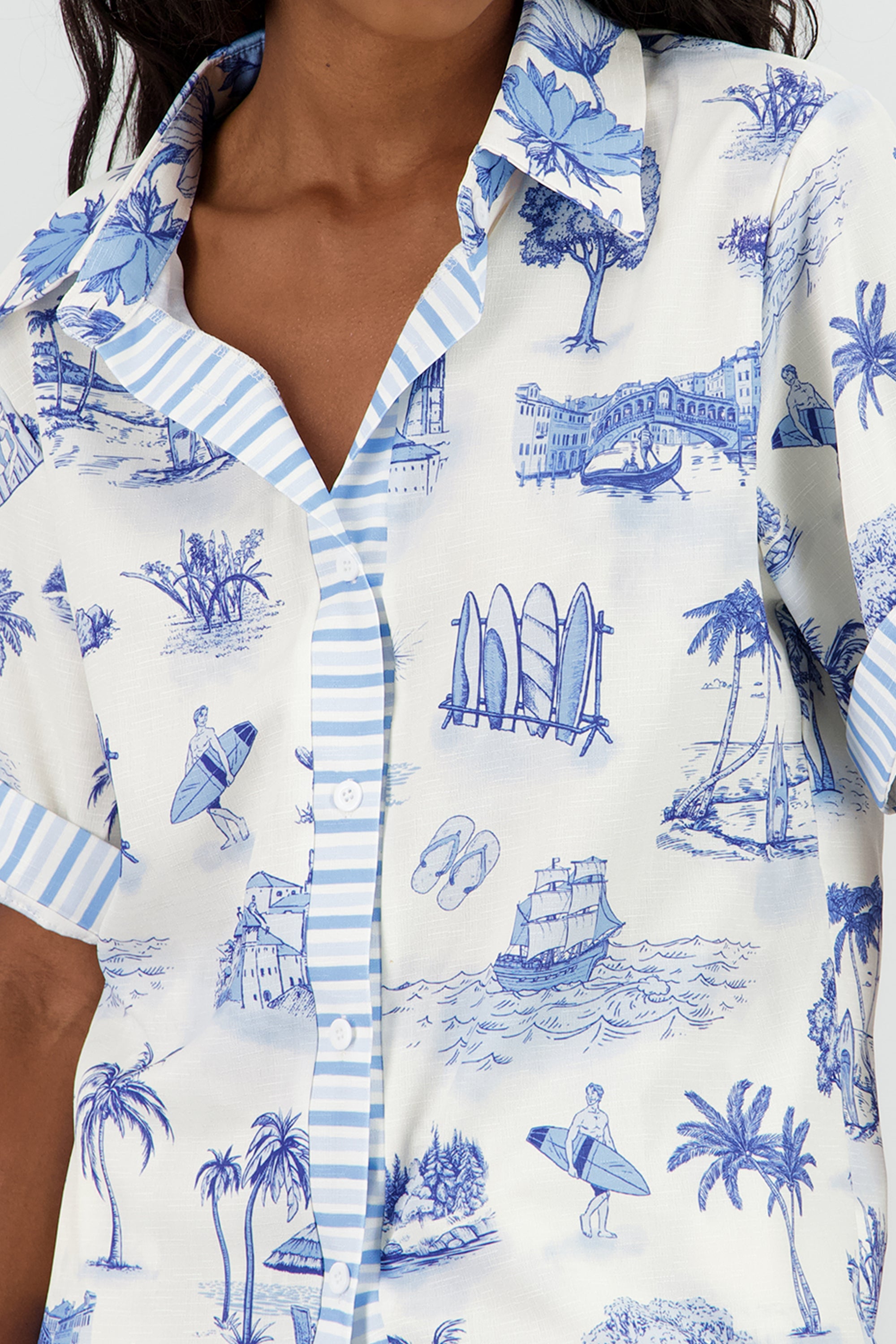 Camisa manga corta estampado playa AZUL COMBO