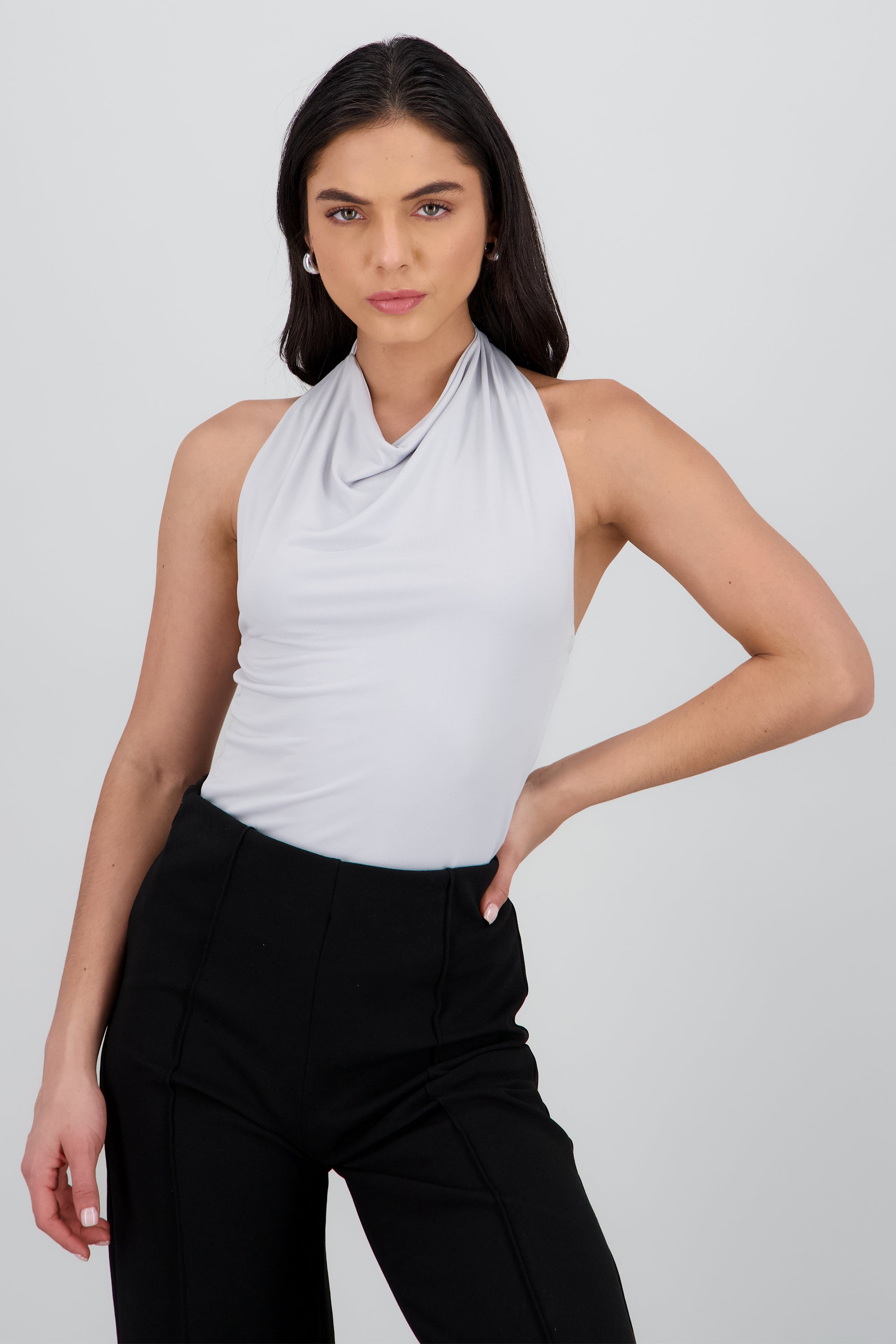 Top cuello cascada halter GRIS CLARO
