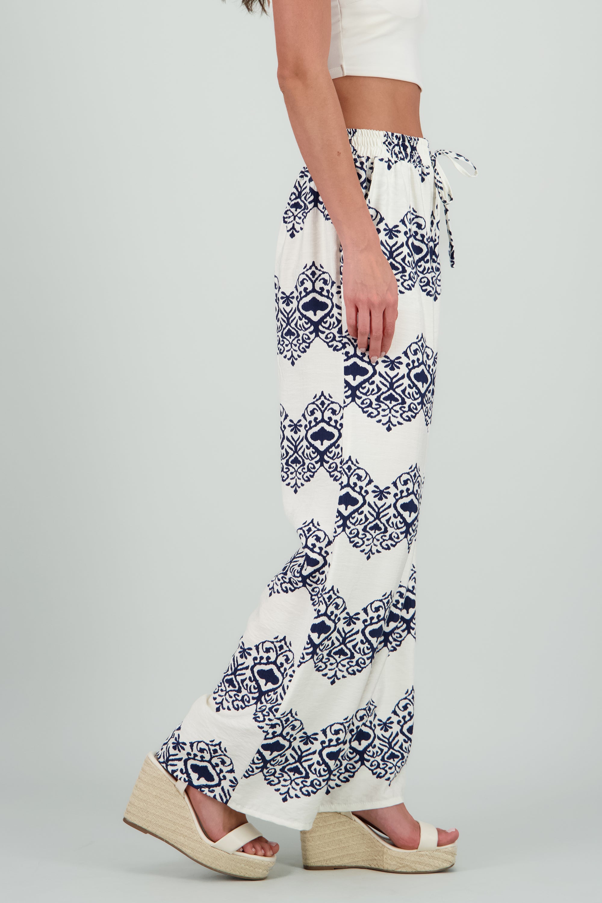 Pantalon fluido estampado paisley AZUL COMBO