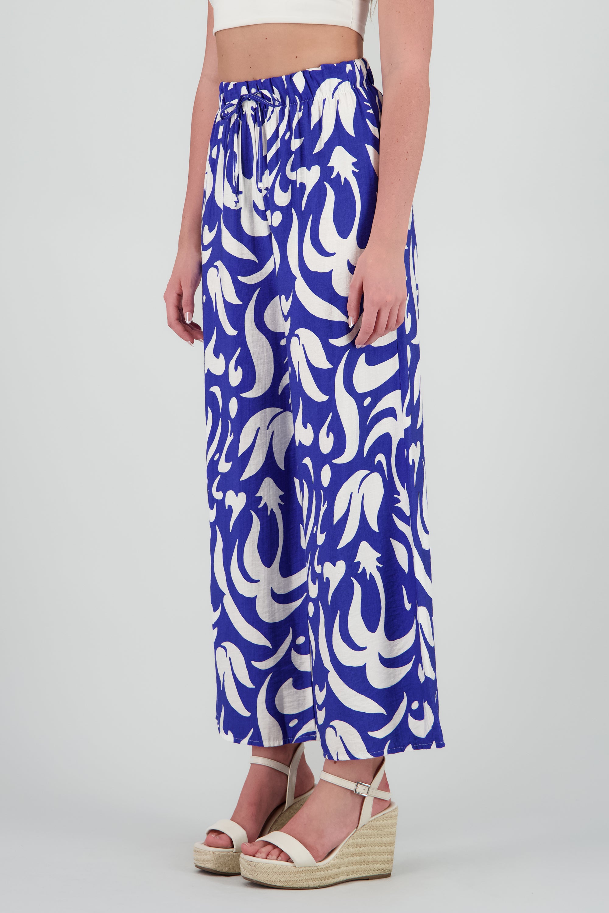 Pantalon amplio detalle resorte jareta AZUL COMBO