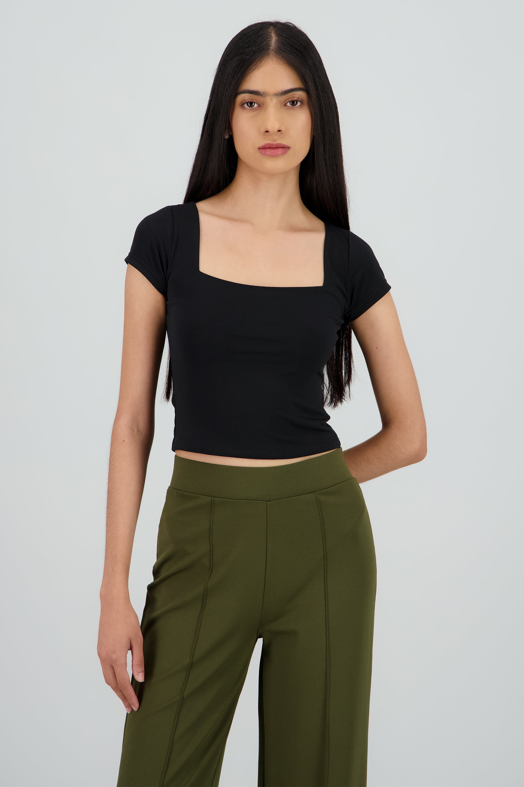 Top manga corta escote cuadrado NEGRO
